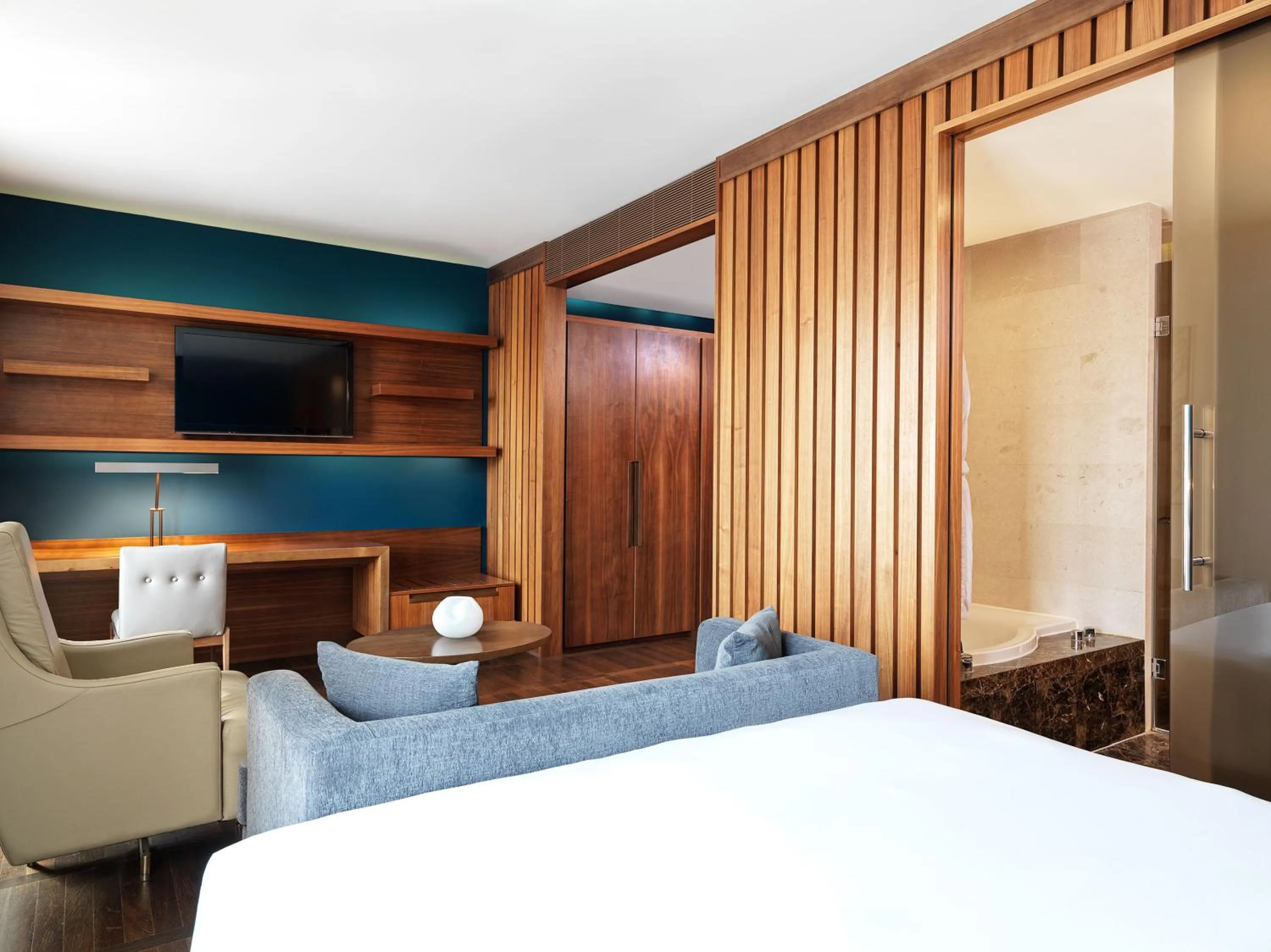 Photo of the whole room, Bed in Metropol Palace, Belgrade