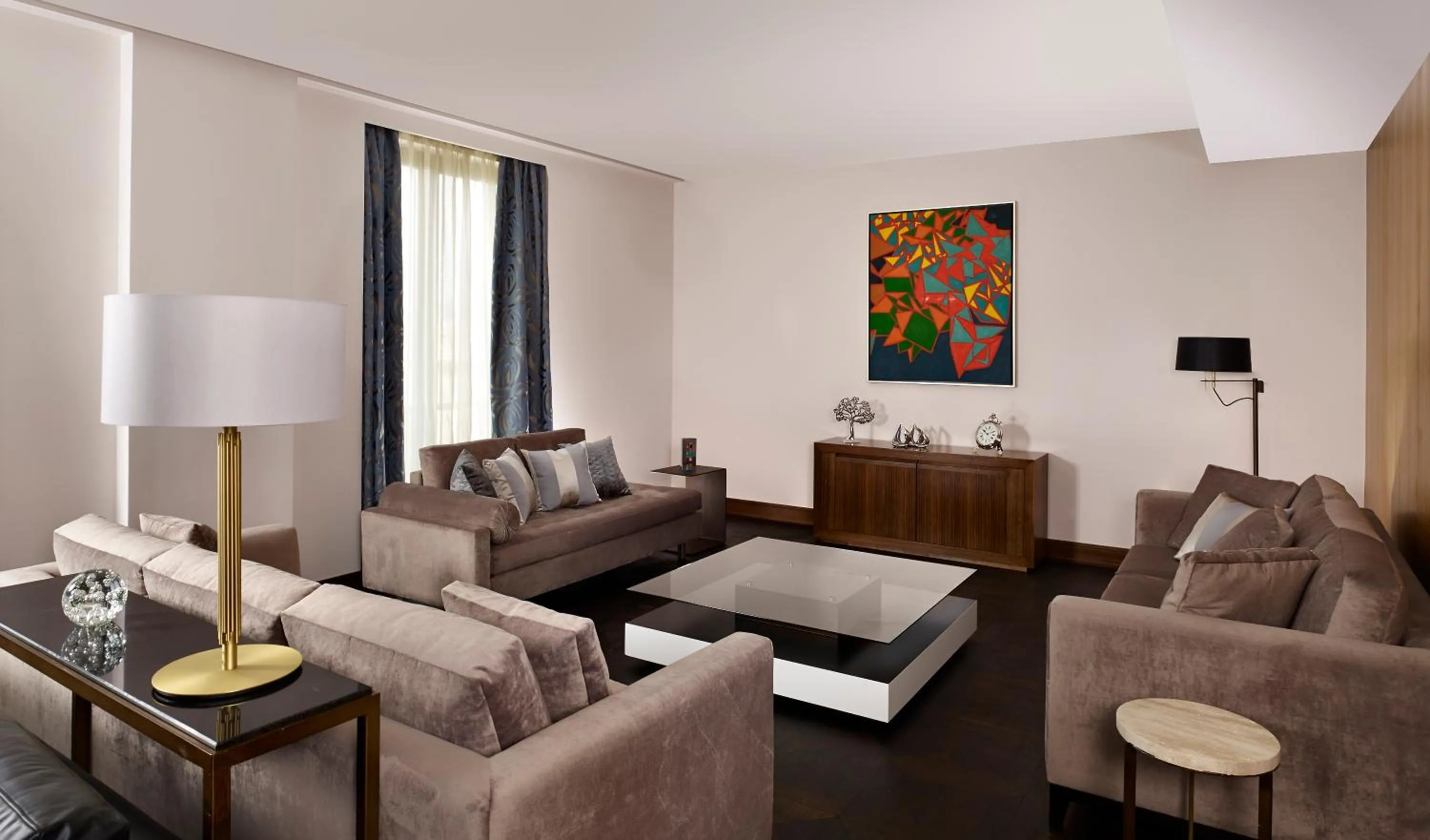 Living room in Metropol Palace, Belgrade