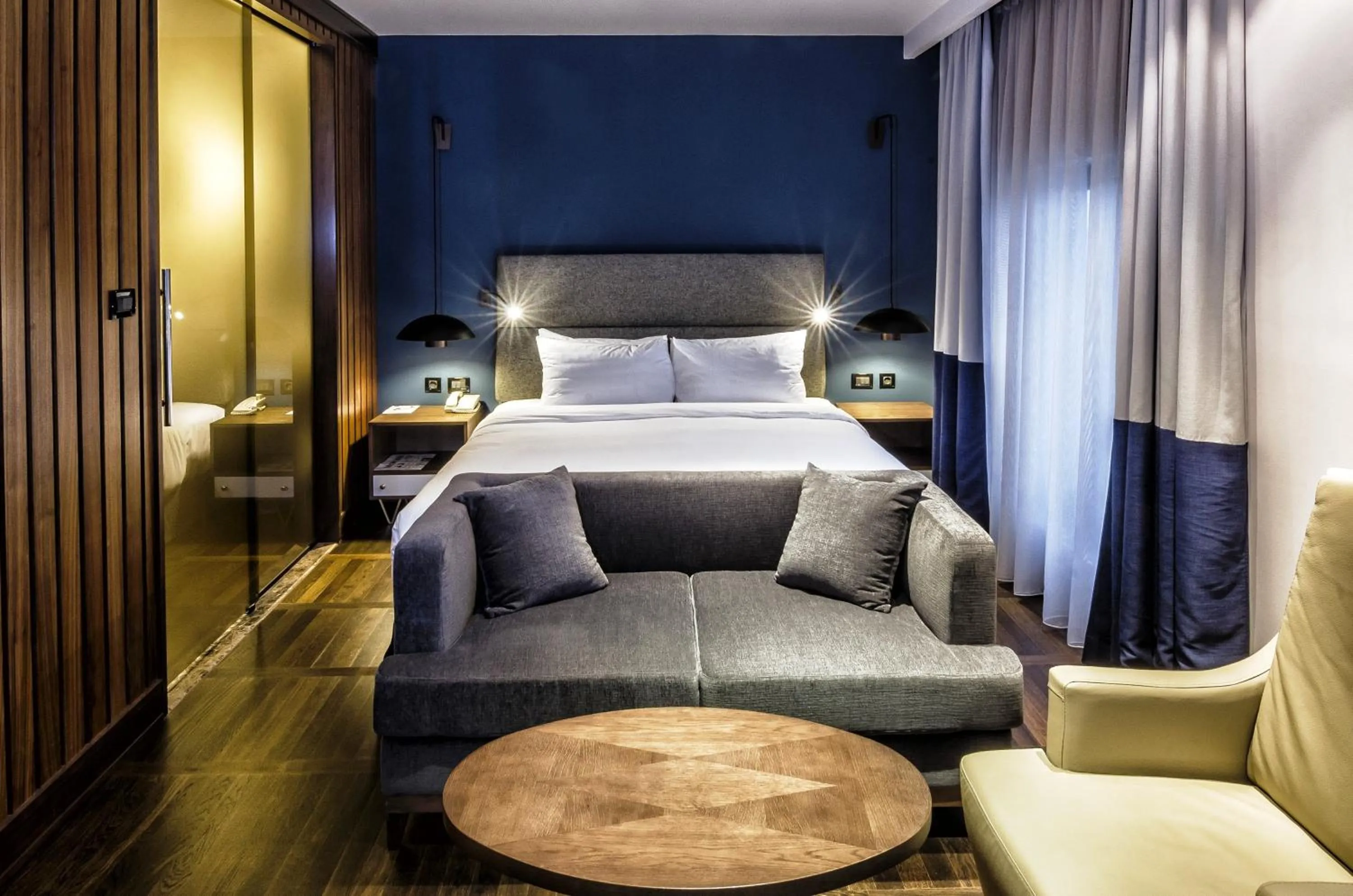 Bed in Metropol Palace, Belgrade