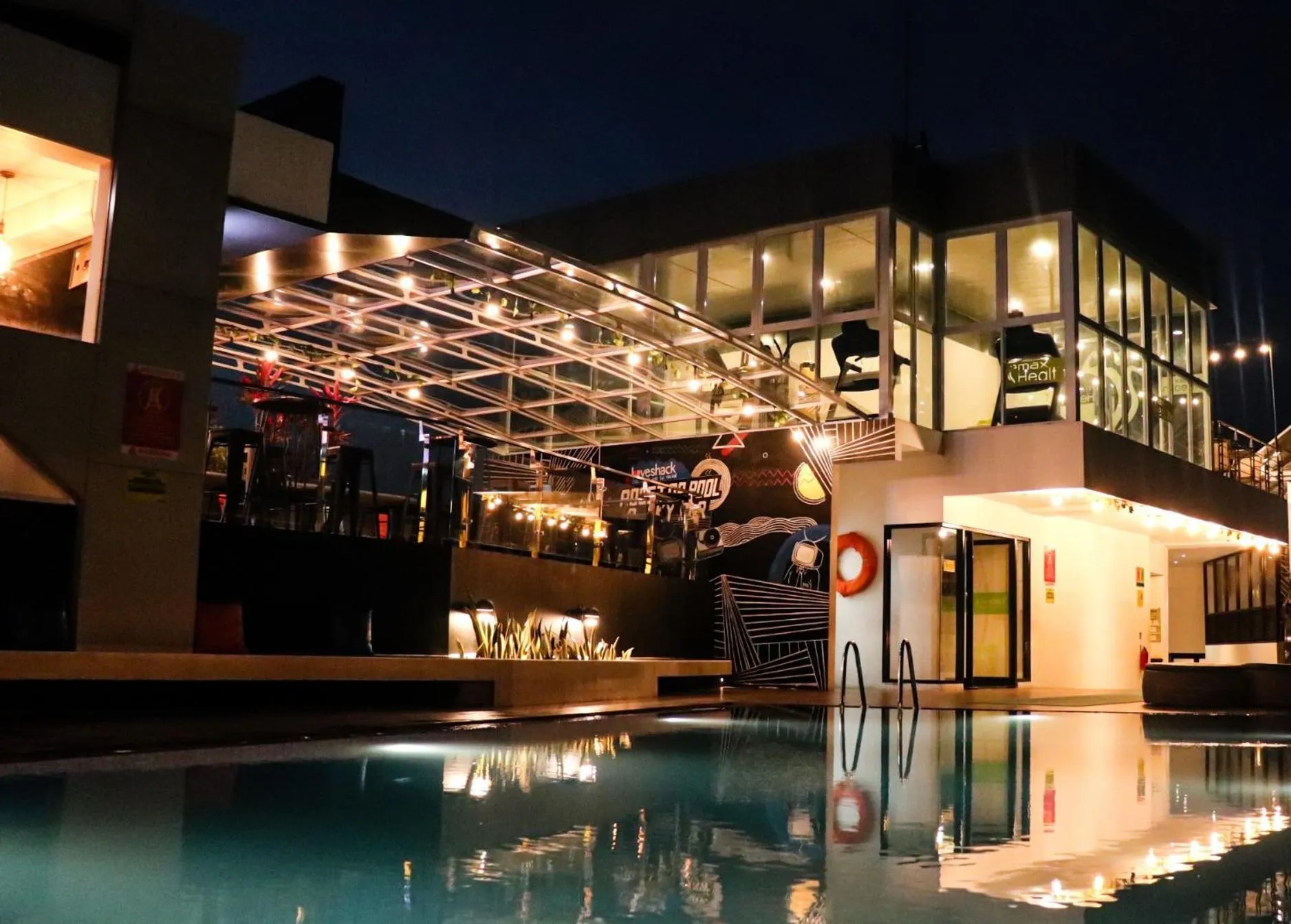 Swimming pool in MaxOneHotels @Balikpapan