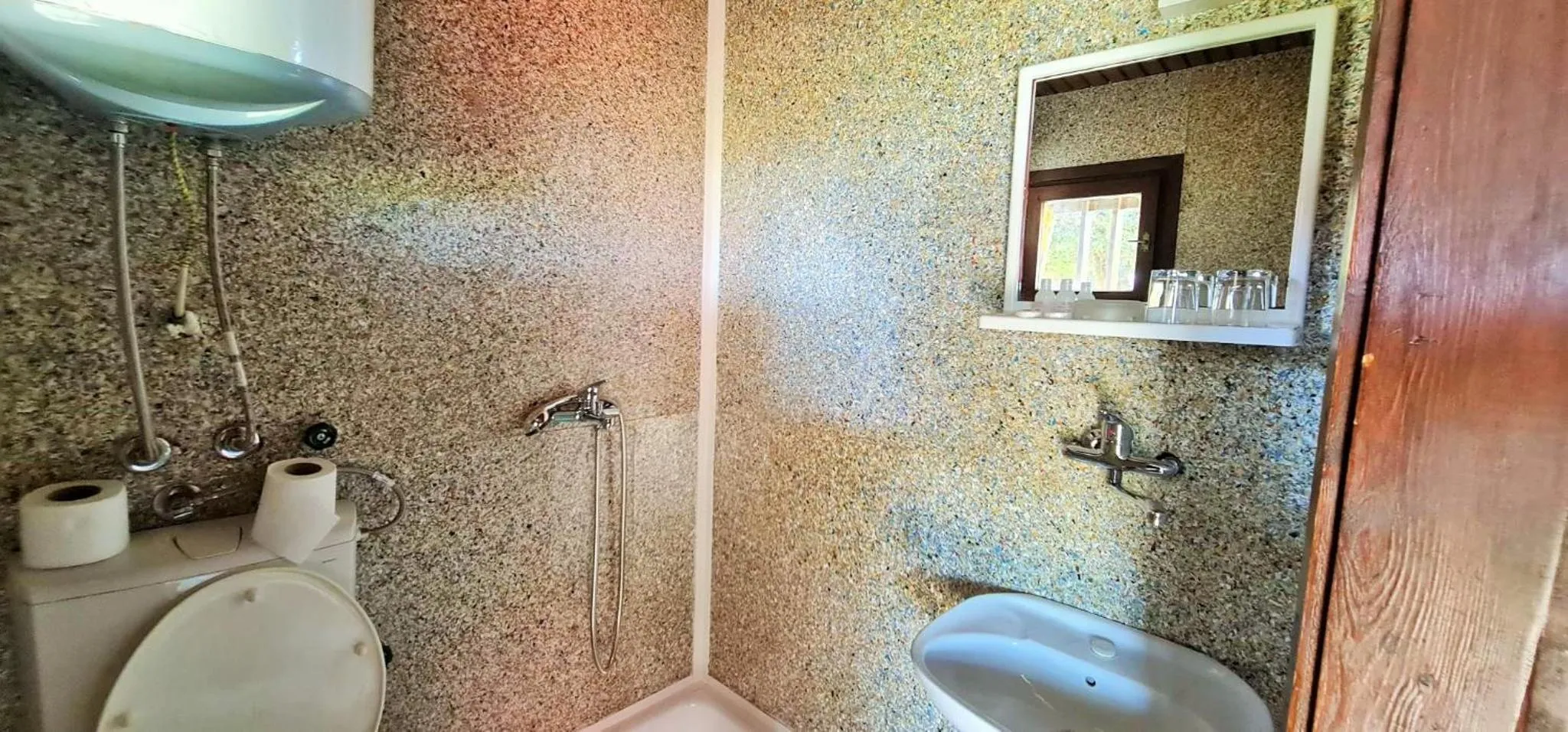 Bathroom in FKK Ada Bojana