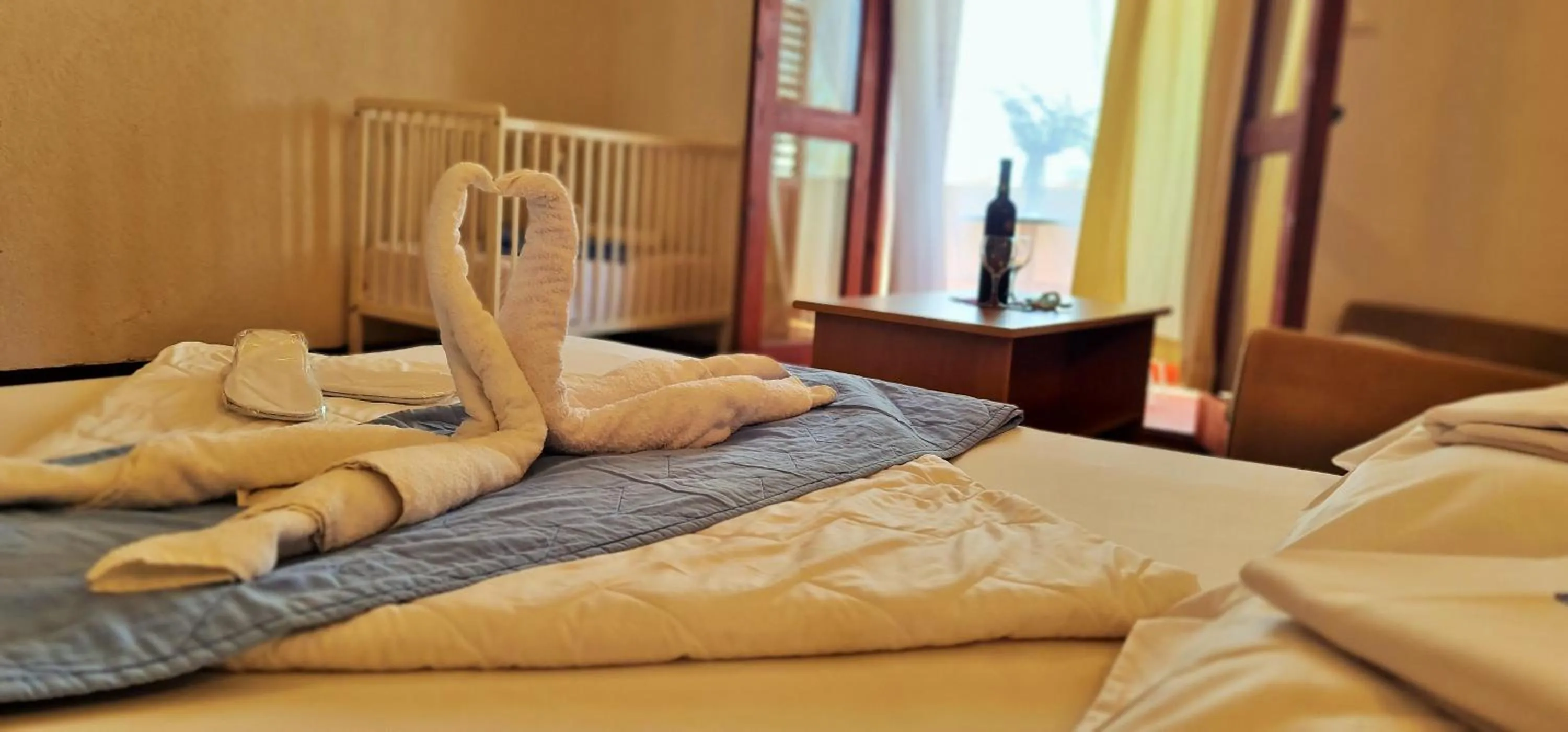 Bed in FKK Ada Bojana