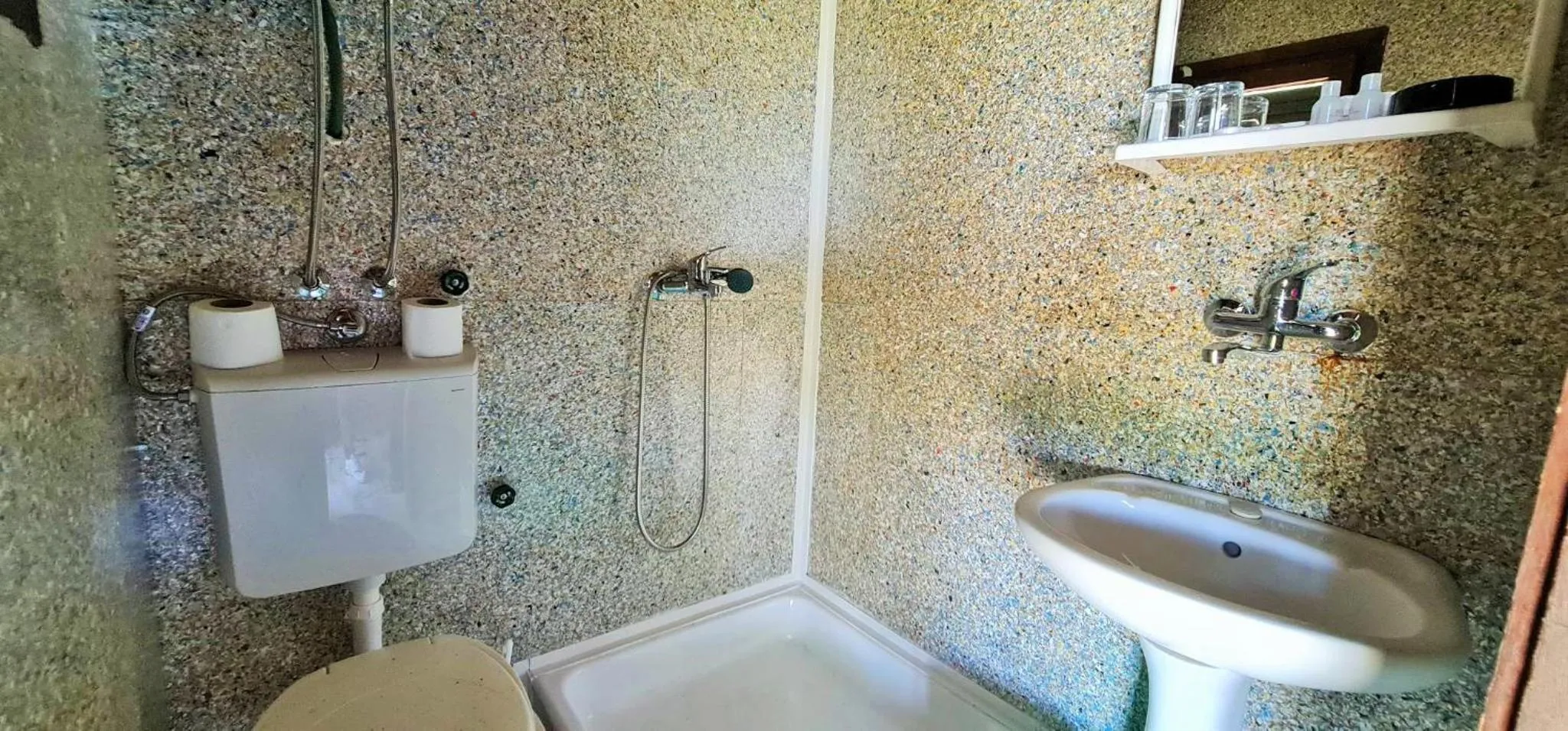 Bathroom in FKK Ada Bojana