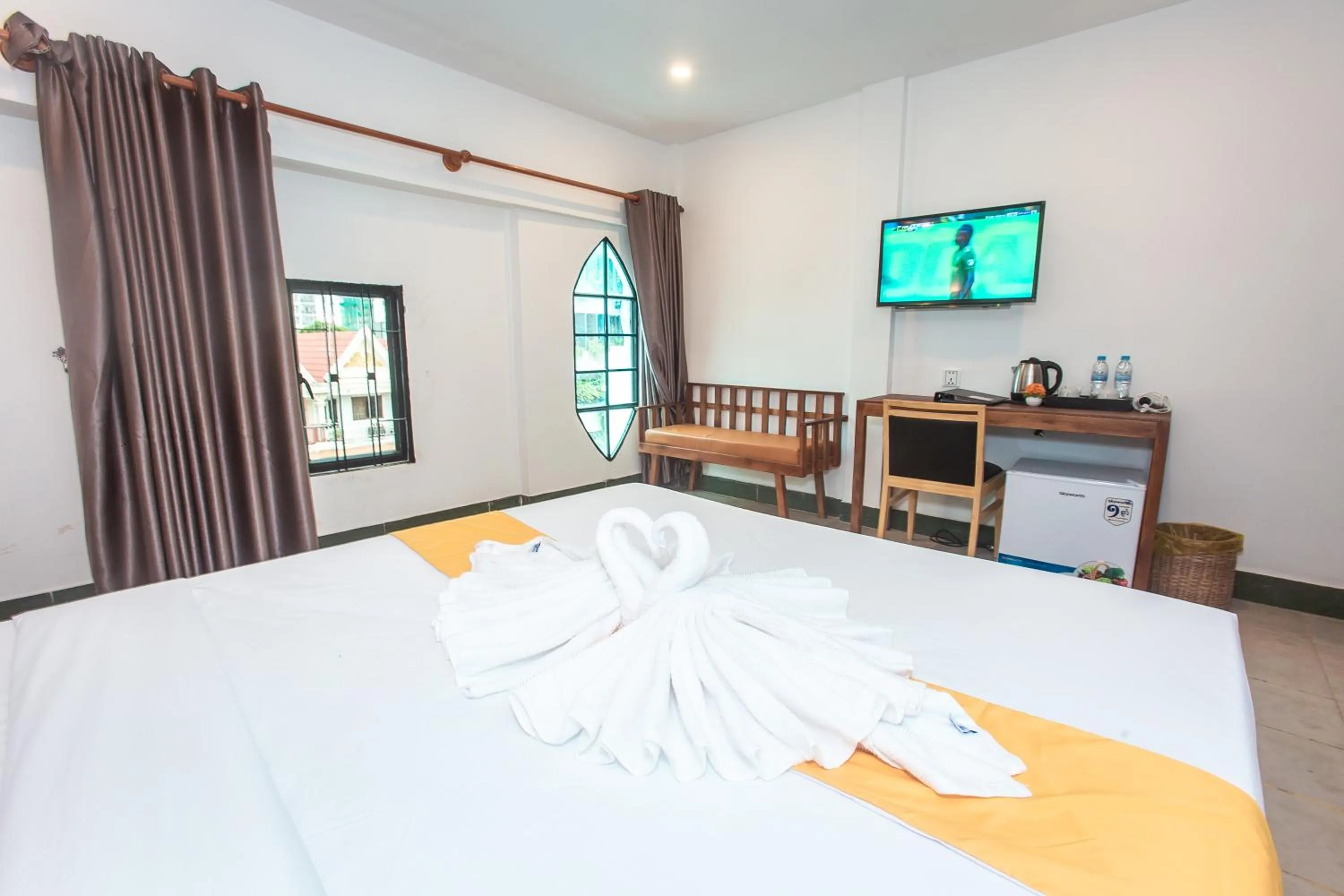 Bedroom, Bed in Grand Elevation Hotel