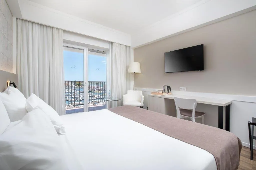 Bedroom, Bed in AP Eva Senses