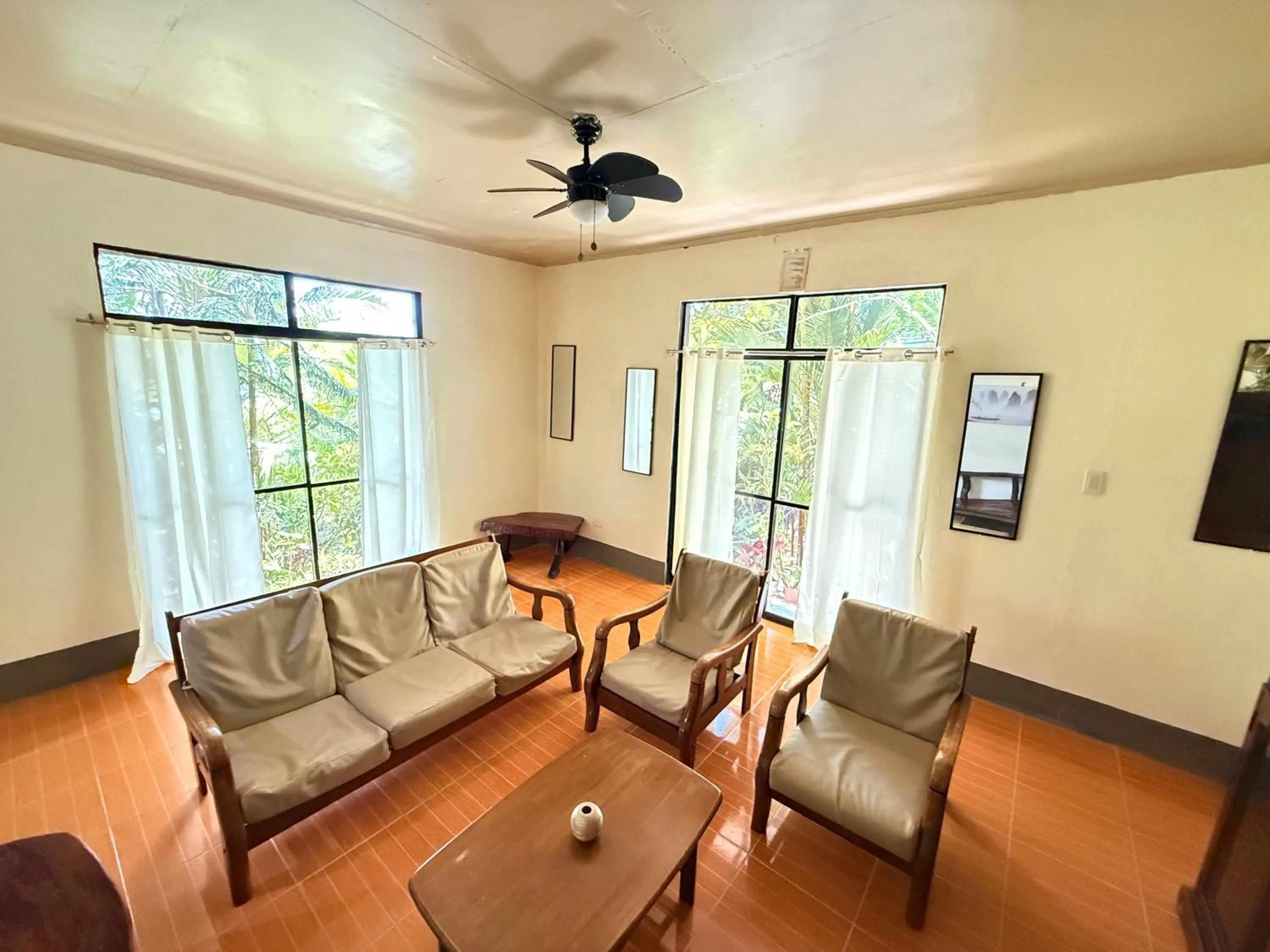 Victordelia Hilltop Hostel