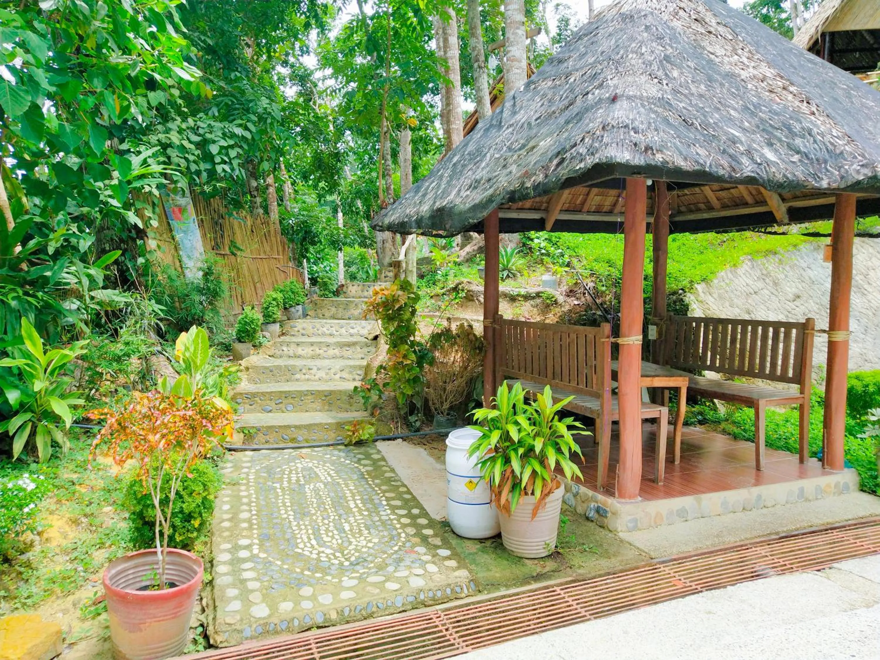 Patio in Victordelia Hilltop Hostel