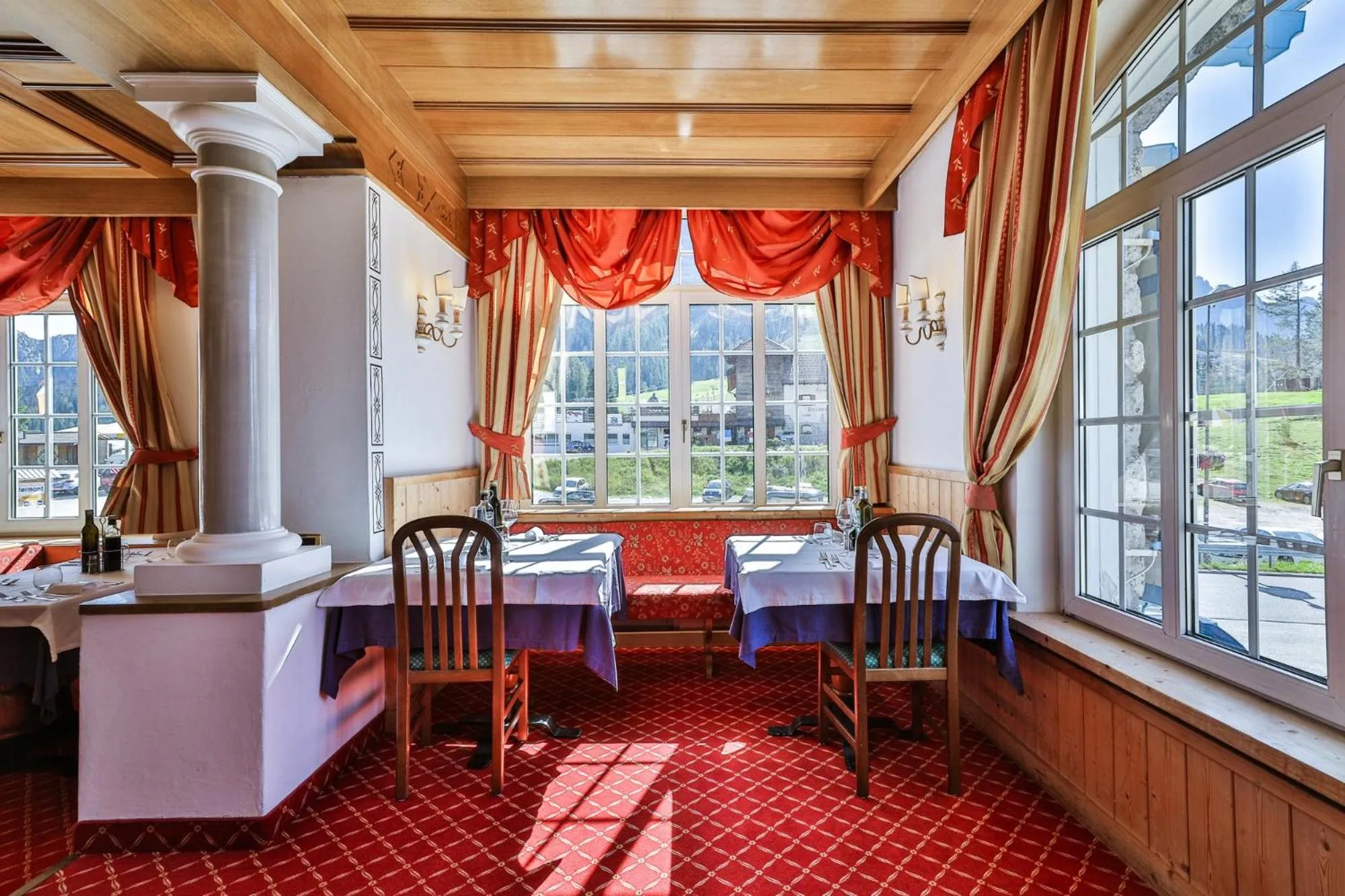 Restaurant/places to eat in MyTime Hotels Savoy