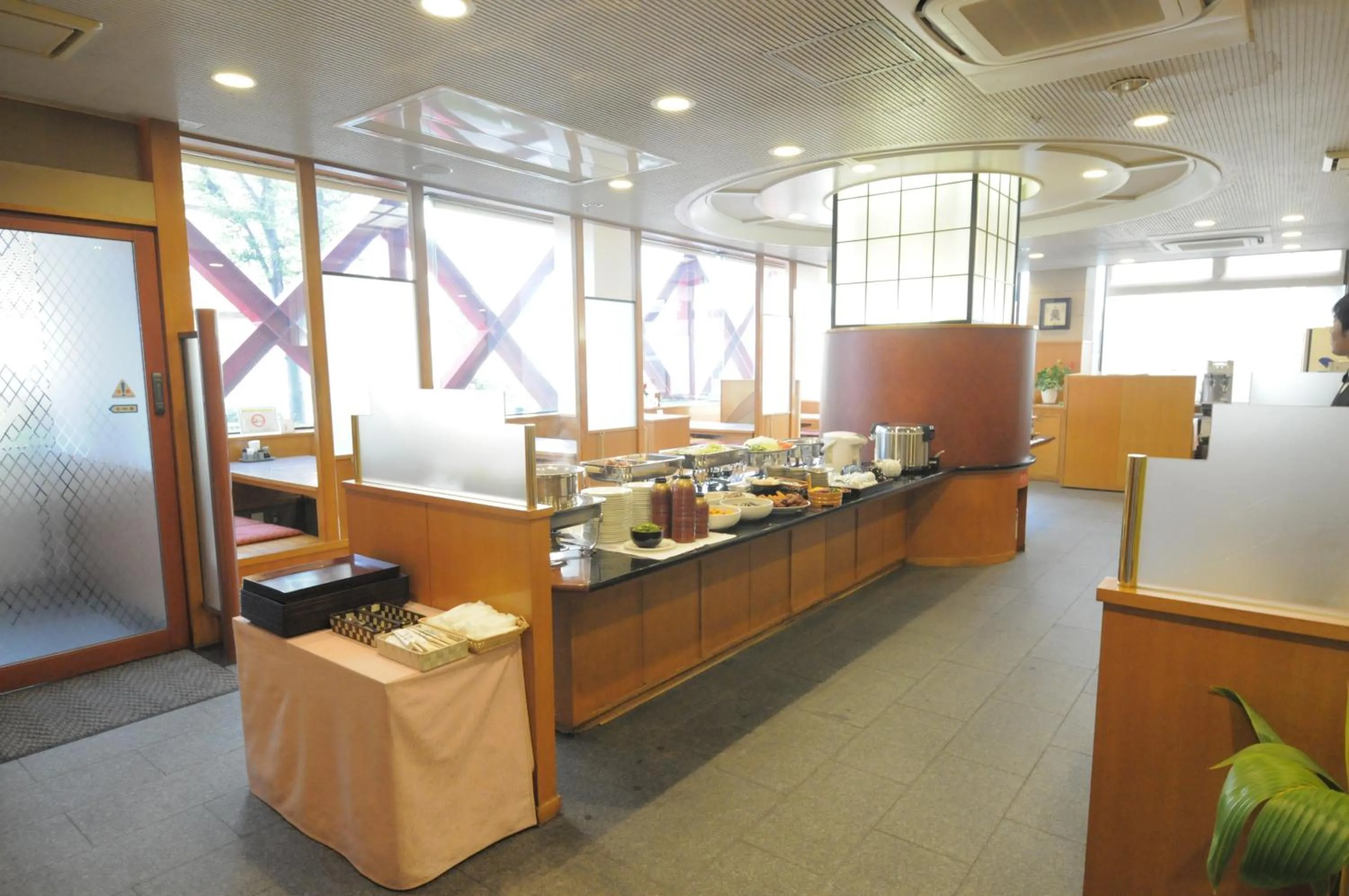 Restaurant/places to eat in Hotel Suncrest