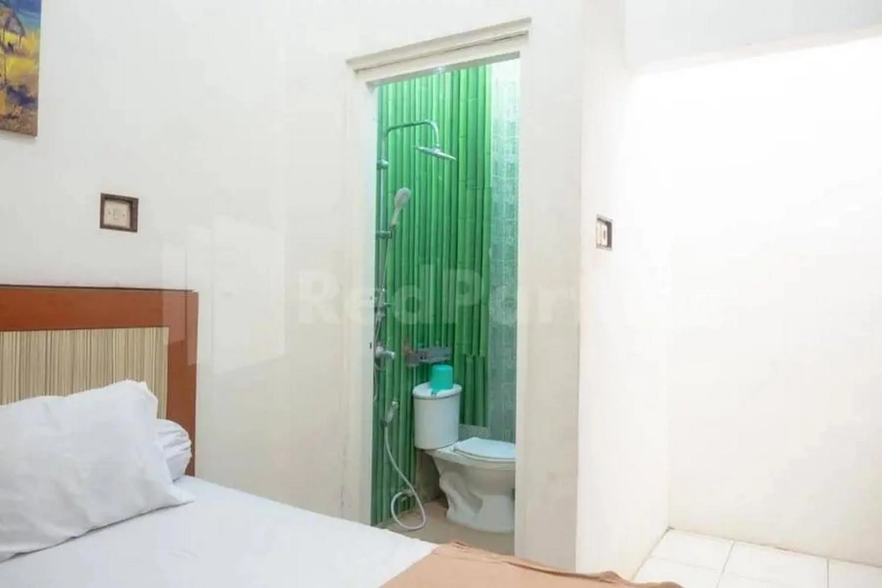 Bedroom, Bed in Homestay Babussalam Rungkut Mitra RedDoorz