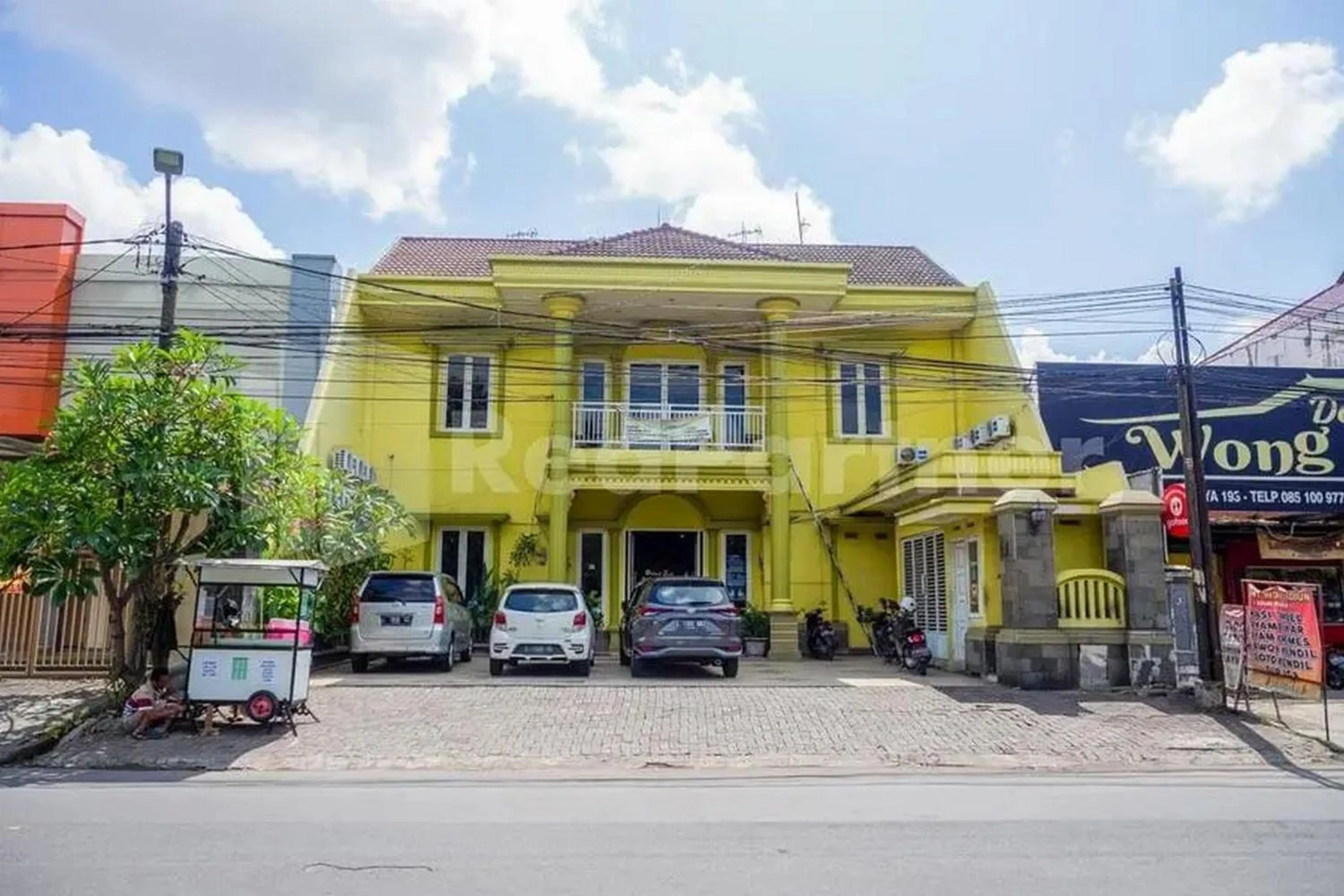 Property building in Homestay Babussalam Rungkut Mitra RedDoorz