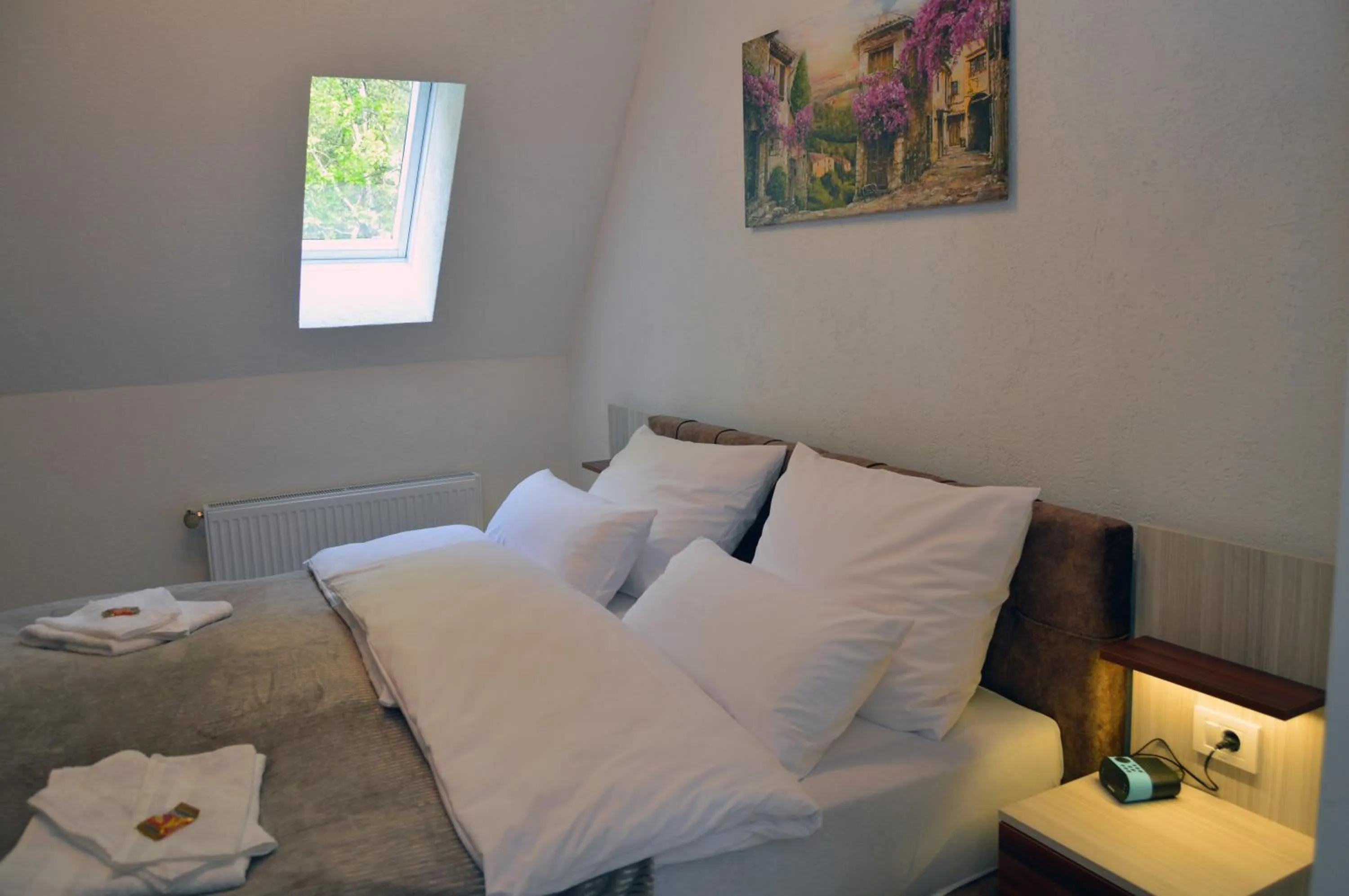 Photo of the whole room, Bed in Ambiente