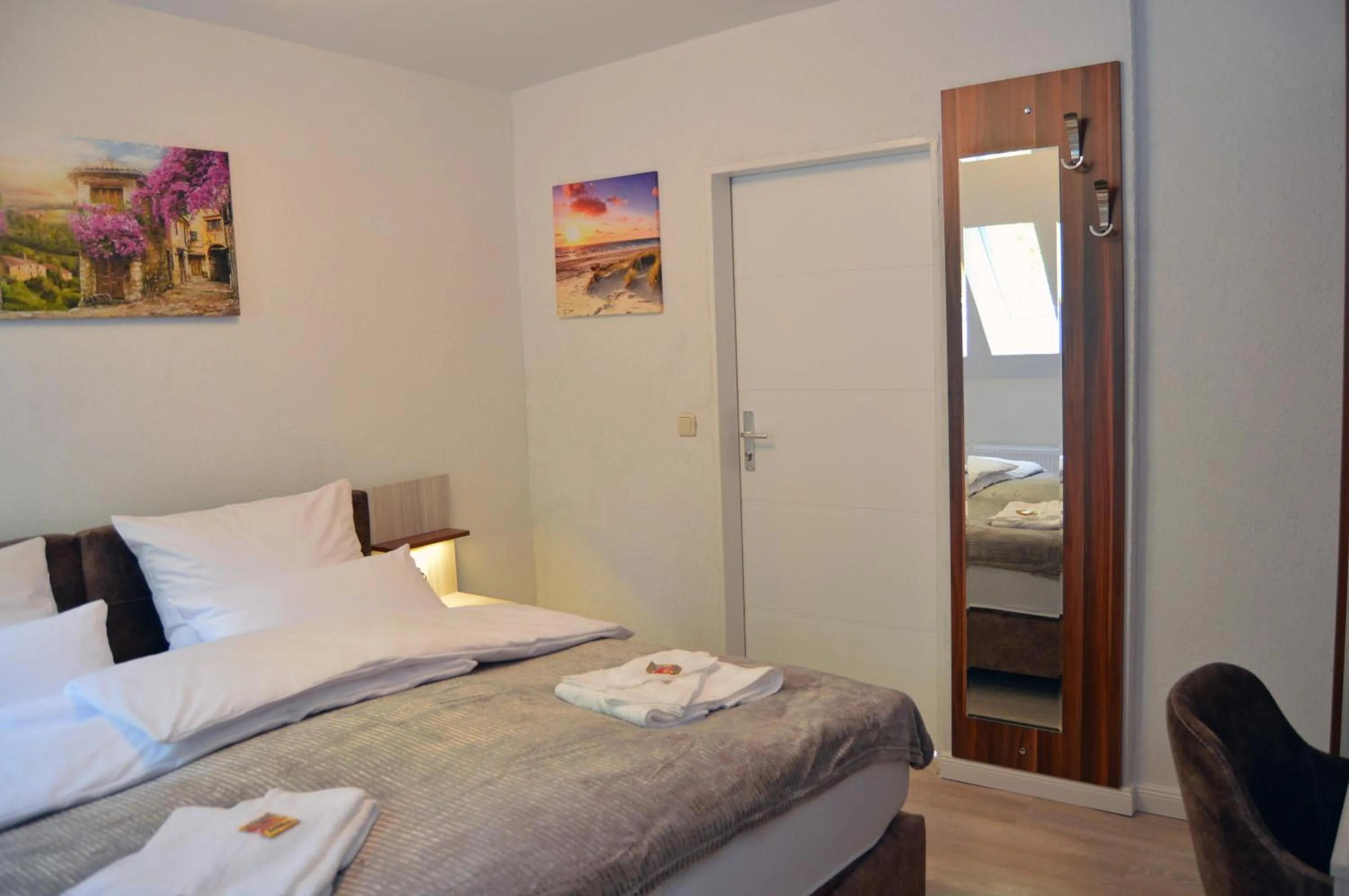 Photo of the whole room, Bed in Ambiente