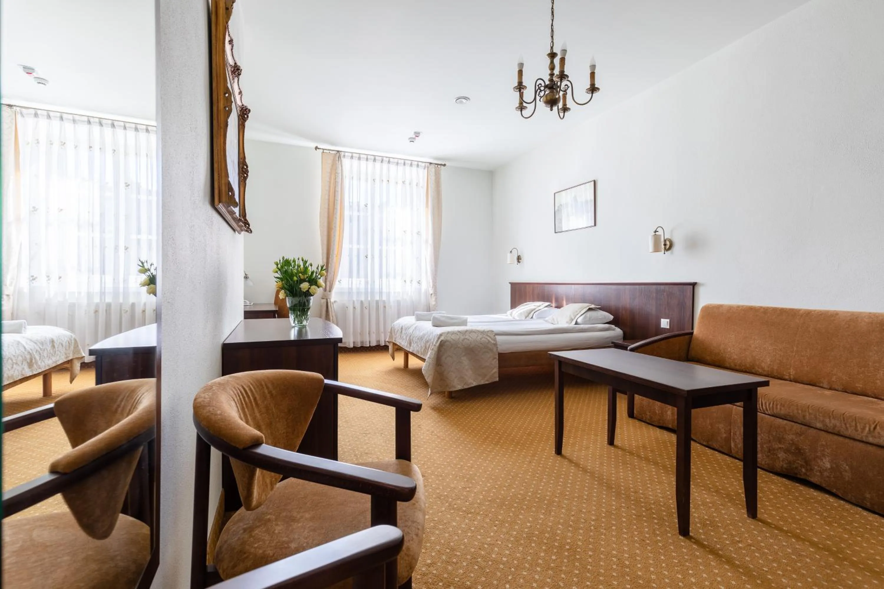 Photo of the whole room, Bed in Kamienica Szefferów 1848 r.