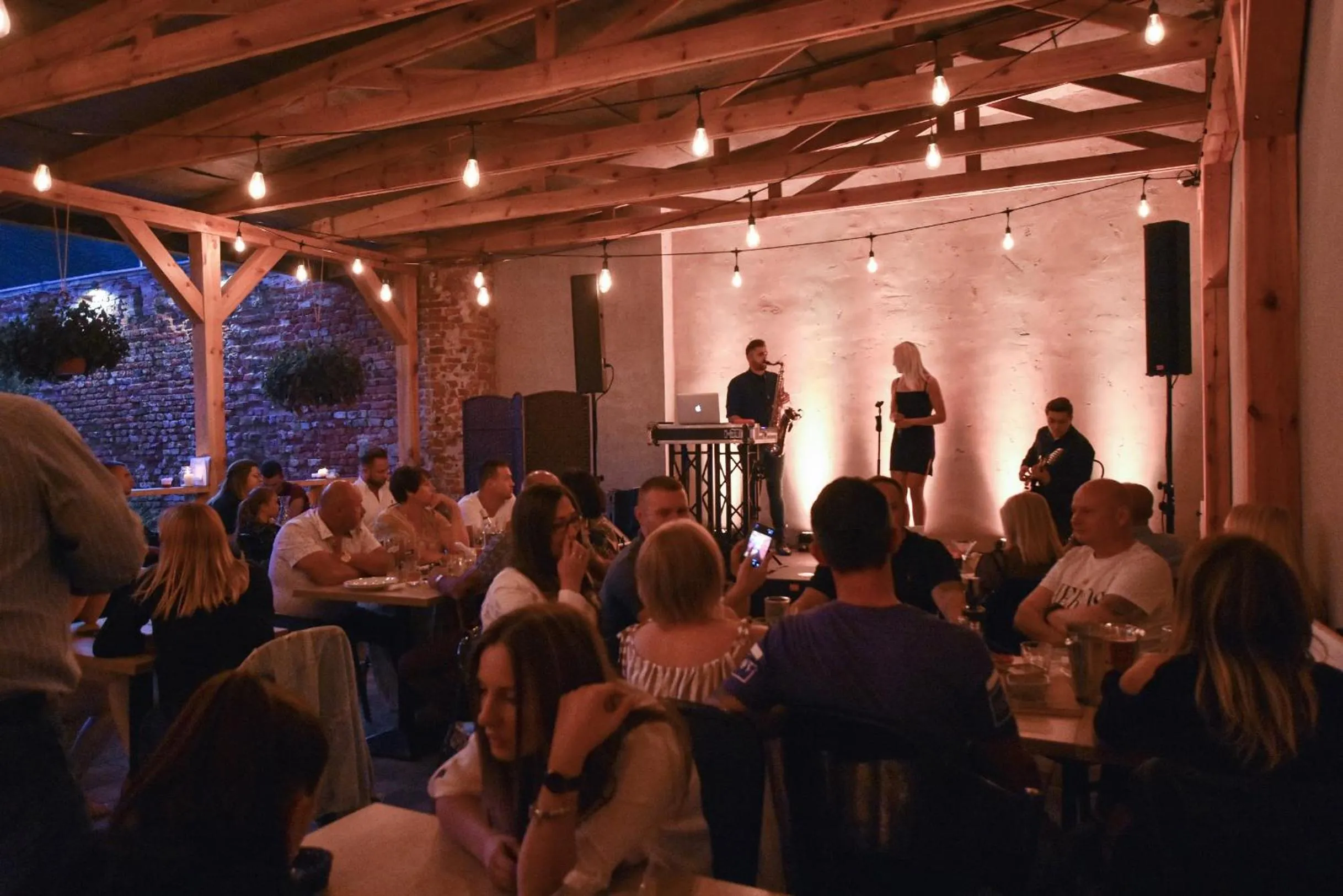 Restaurant/places to eat in Kamienica Szefferów 1848 r.