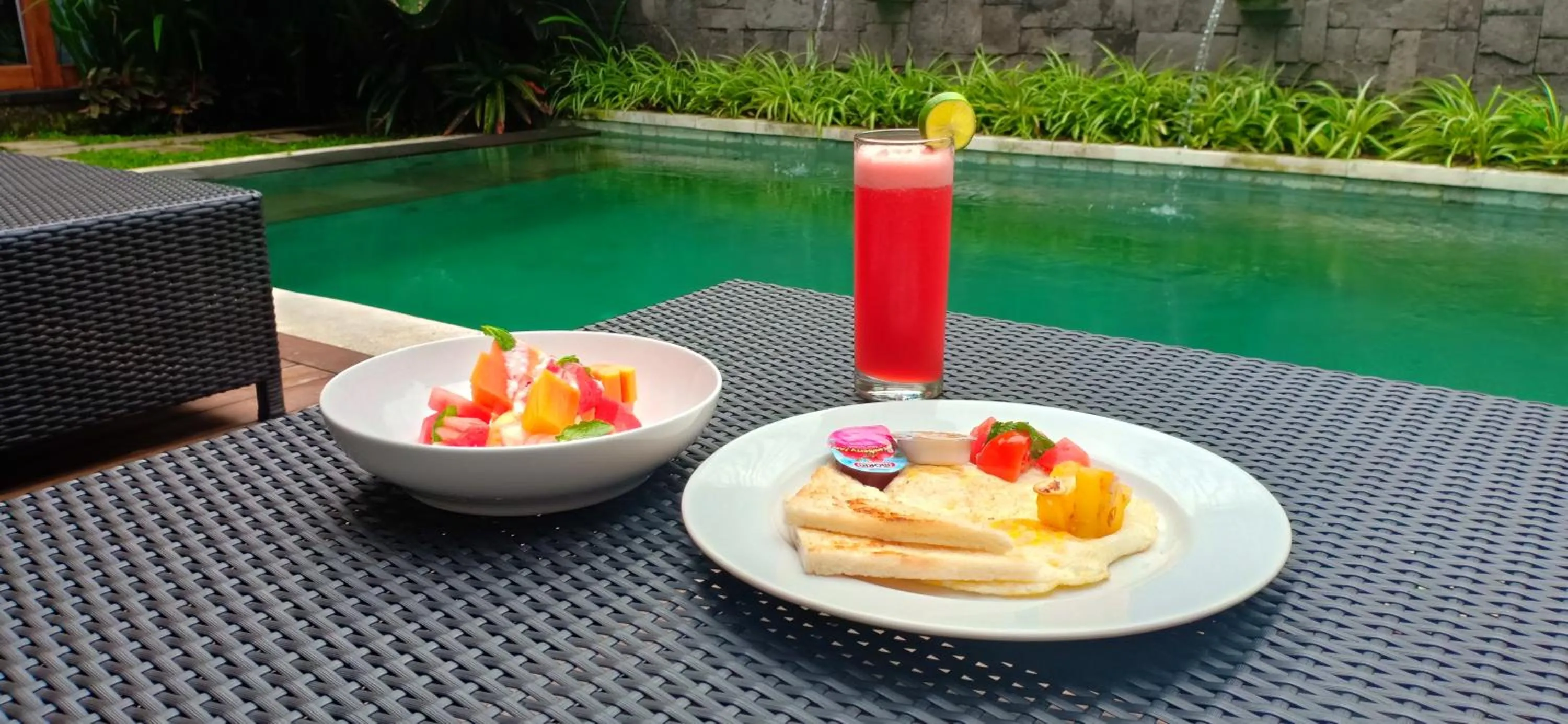 American breakfast in Hartaning House by GenuineHost