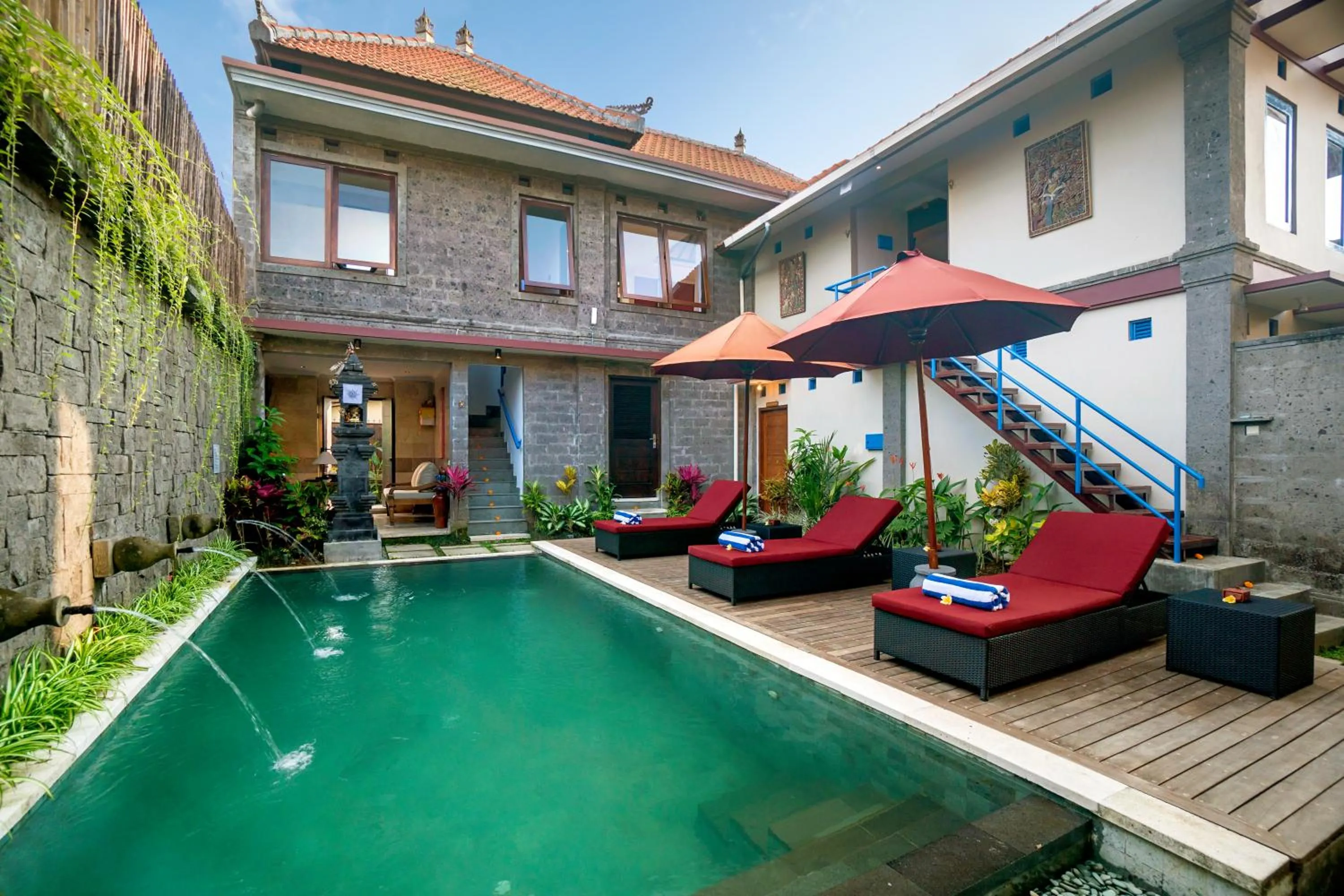 Swimming pool in Hartaning House by GenuineHost