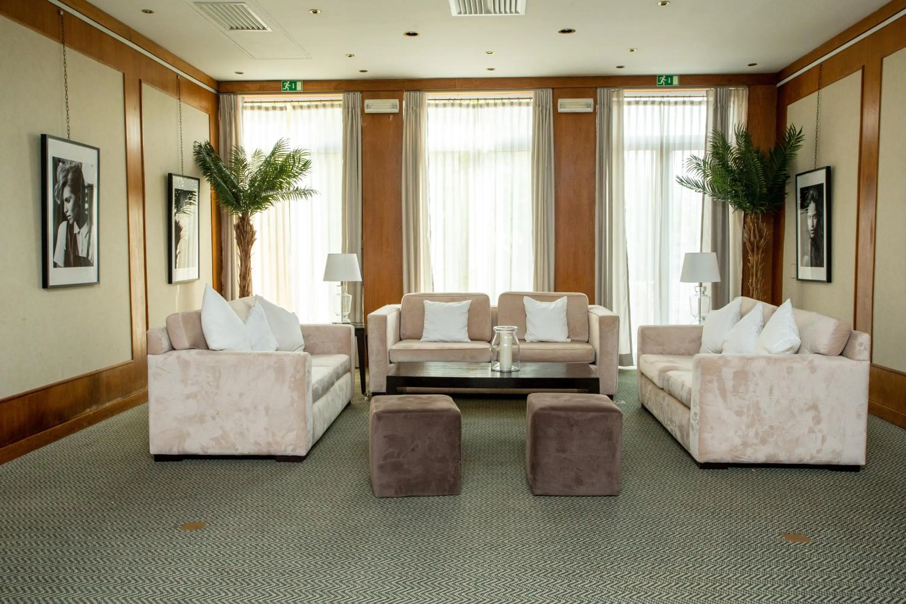 Meeting/conference room in Hotel Inglaterra - Charme & Boutique