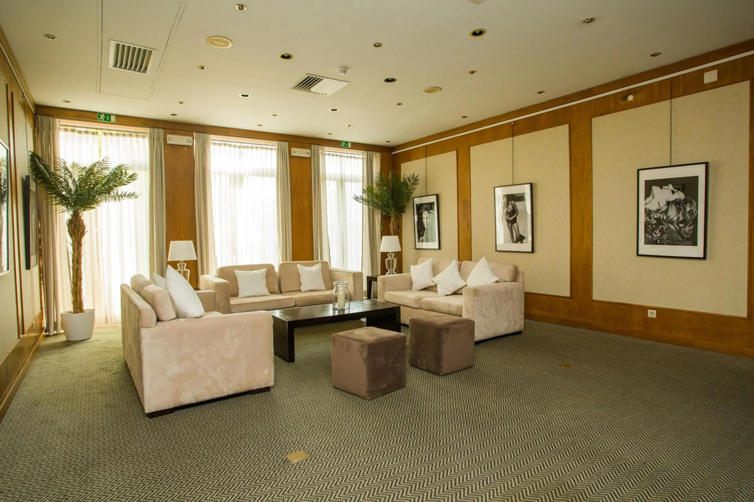 Meeting/conference room in Hotel Inglaterra - Charme & Boutique
