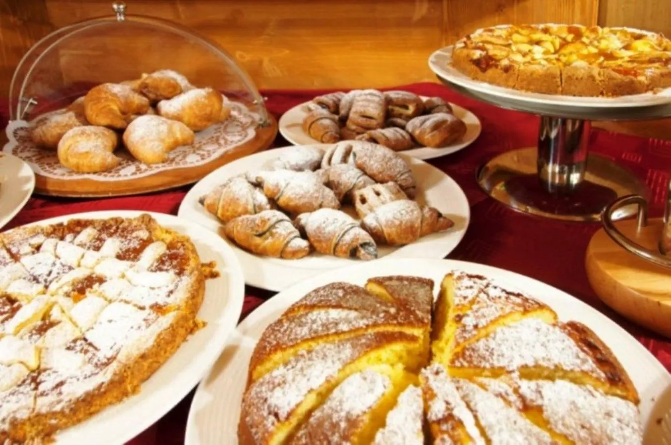 Buffet breakfast in Hotel Michela