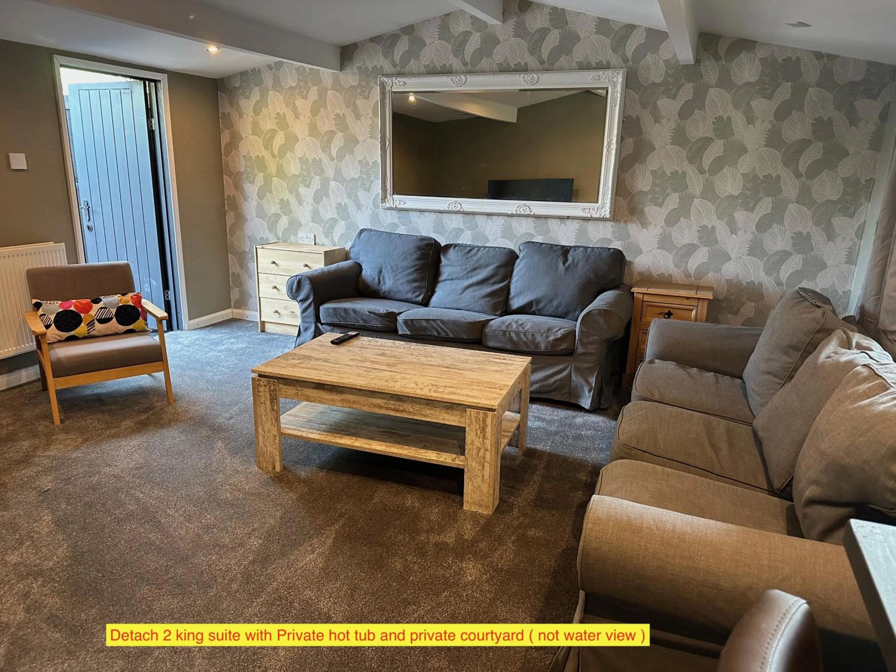 Living room in TheWaterfrontLodges