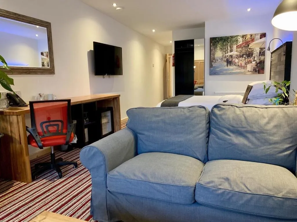Living room in The Waterfront Lodges