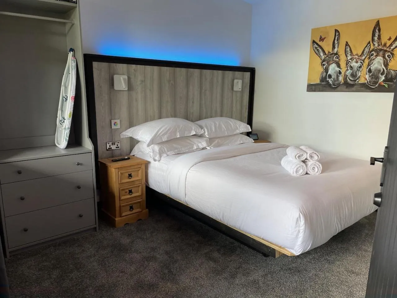 Bedroom, Bed in TheWaterfrontLodges