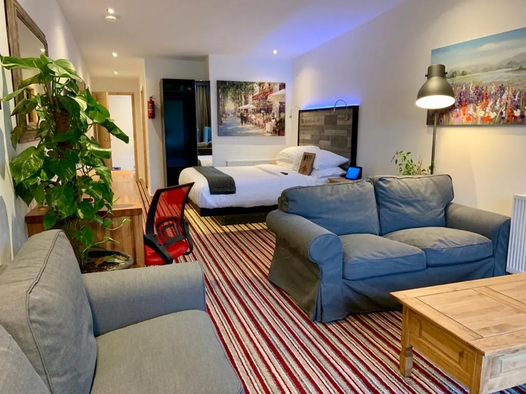 Photo of the whole room in TheWaterfrontLodges