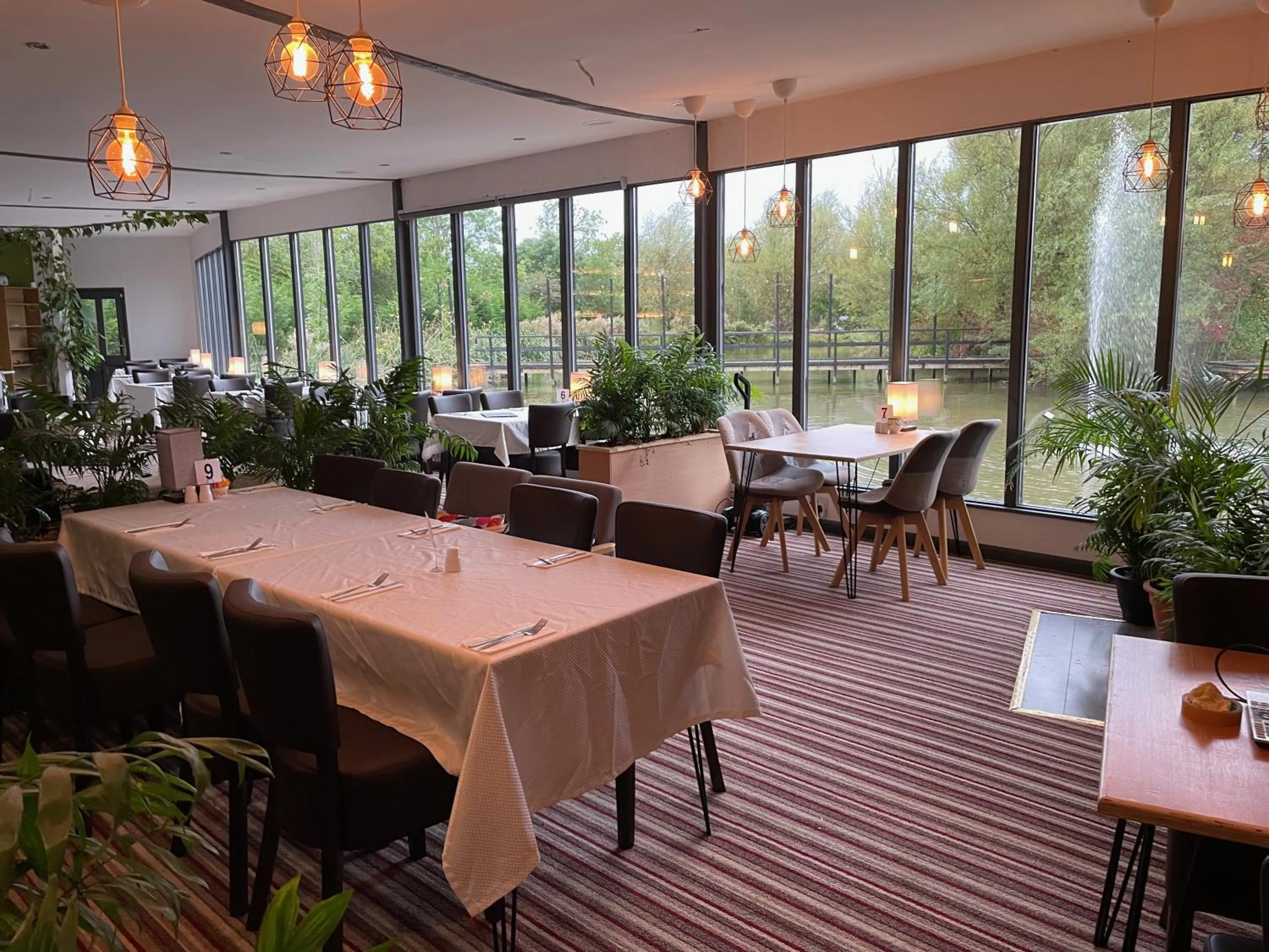 Restaurant/places to eat in TheWaterfrontLodges