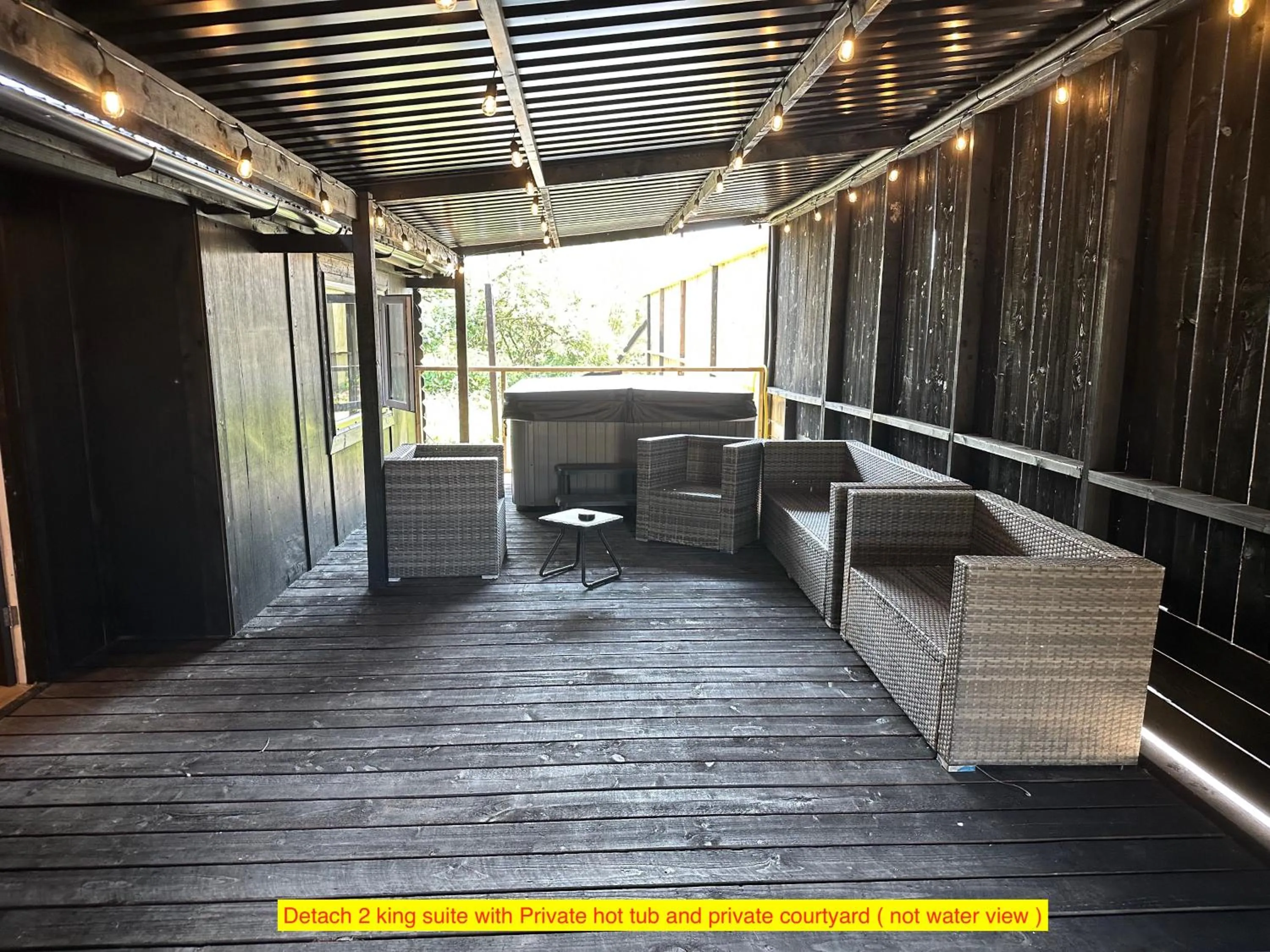 Hot Tub in TheWaterfrontLodges