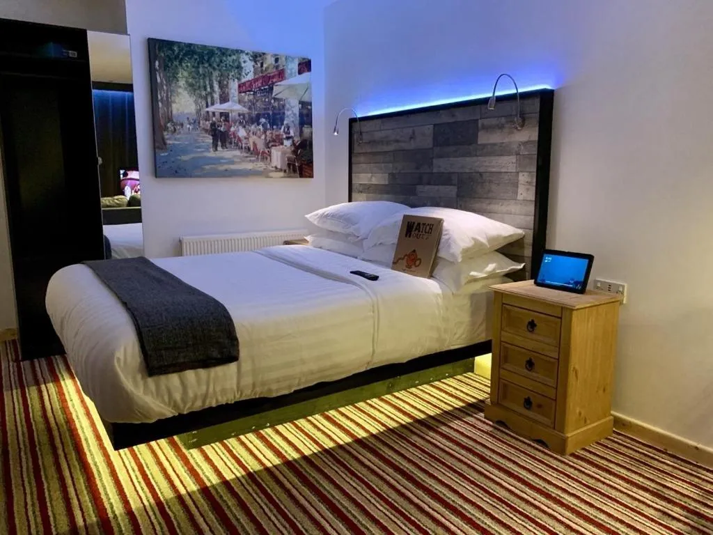 Bedroom, Bed in The Waterfront Lodges