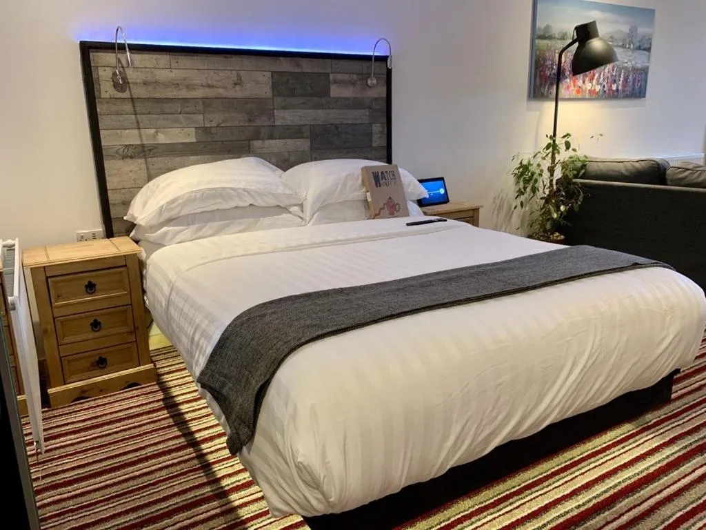 Bedroom, Bed in The Waterfront Lodges