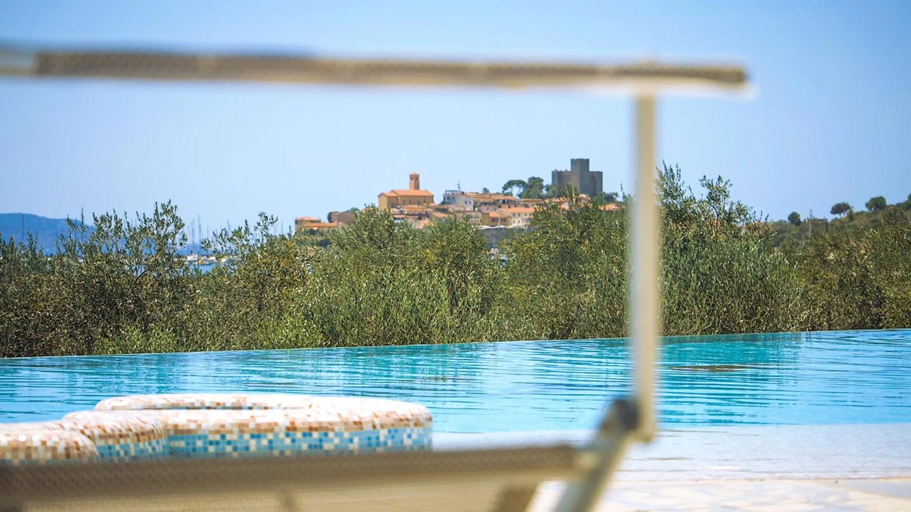 Swimming pool in Gitavillage Talamone