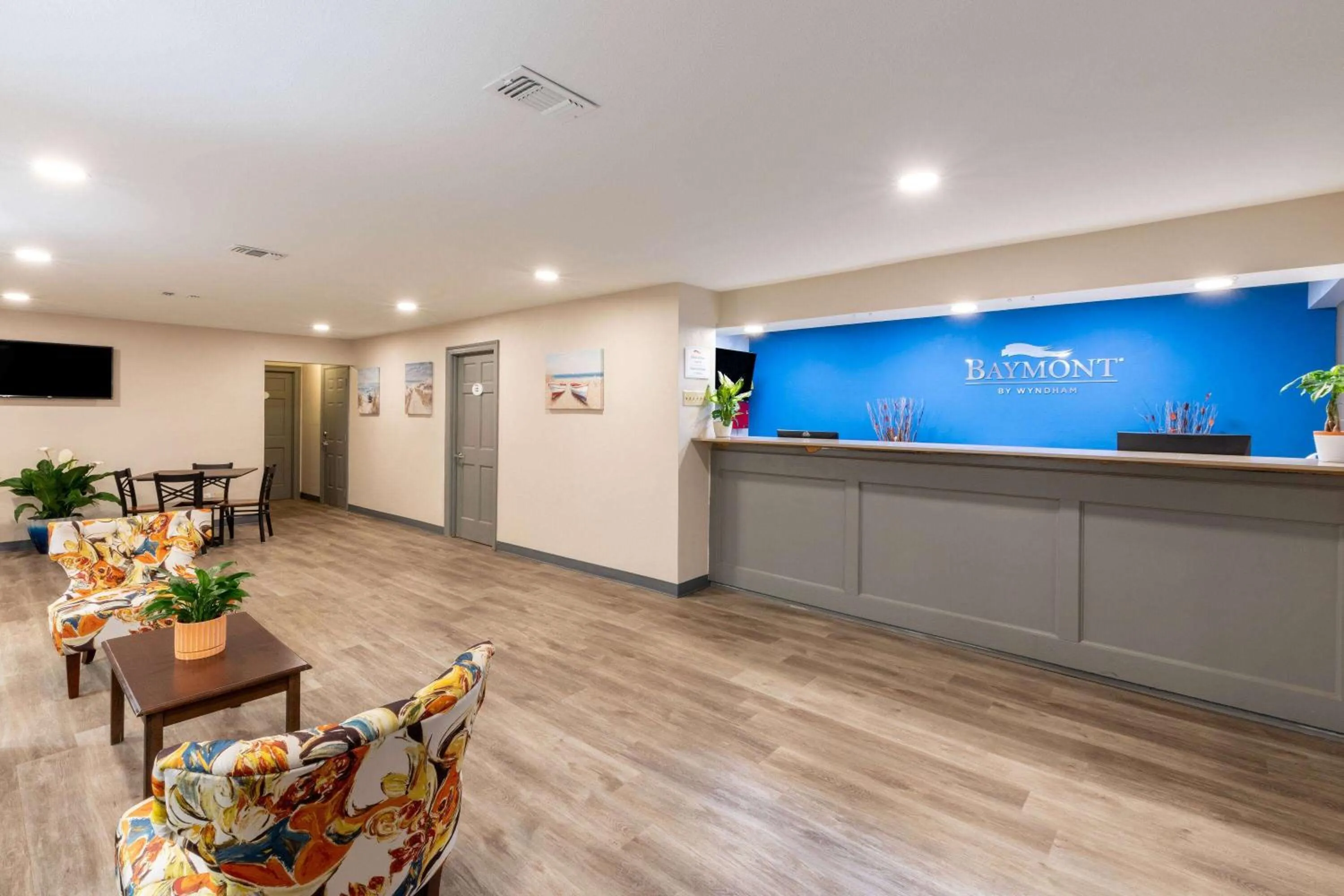 Lobby or reception in Baymont by Wyndham Biloxi - Ocean Springs