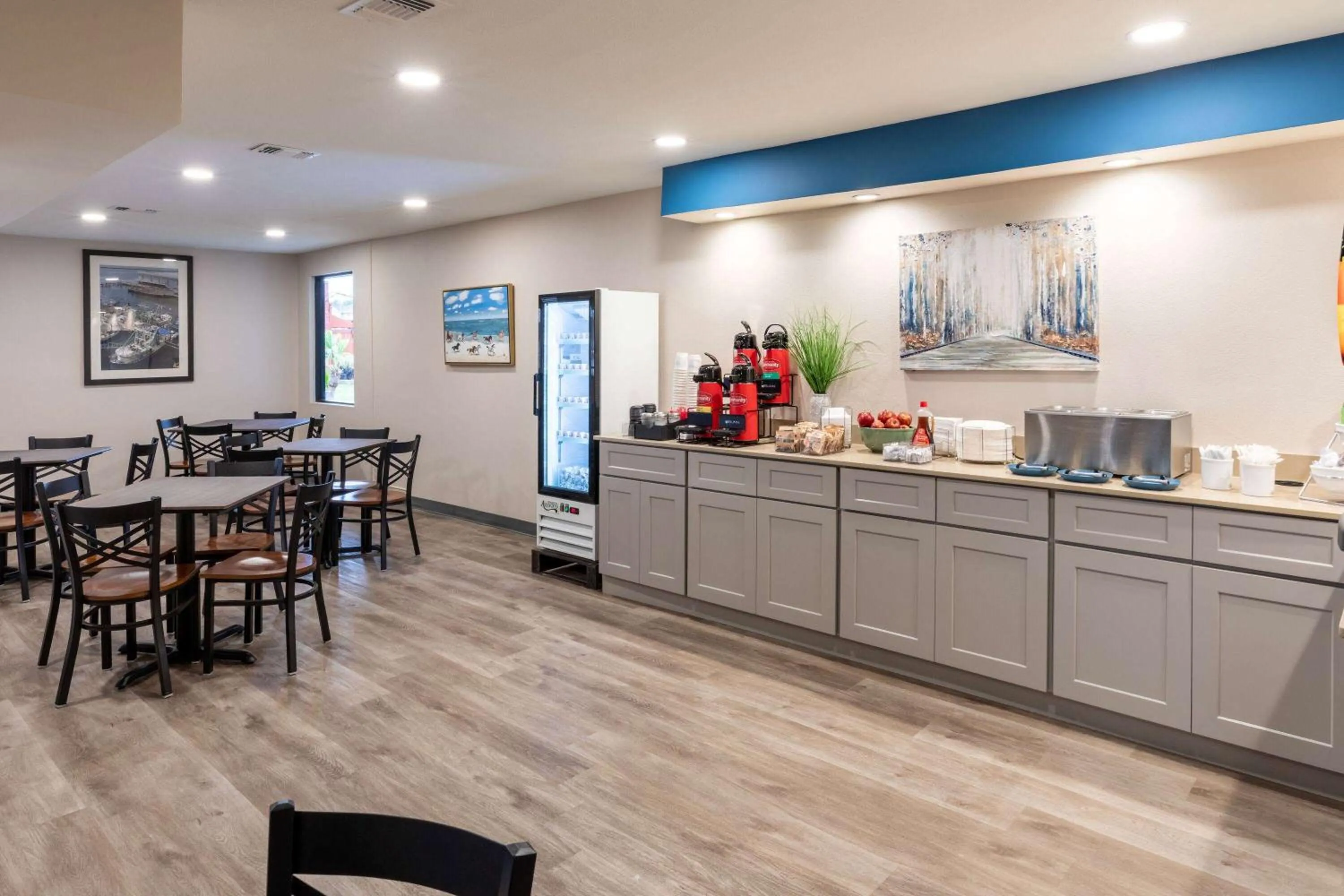 Breakfast in Baymont by Wyndham Biloxi - Ocean Springs