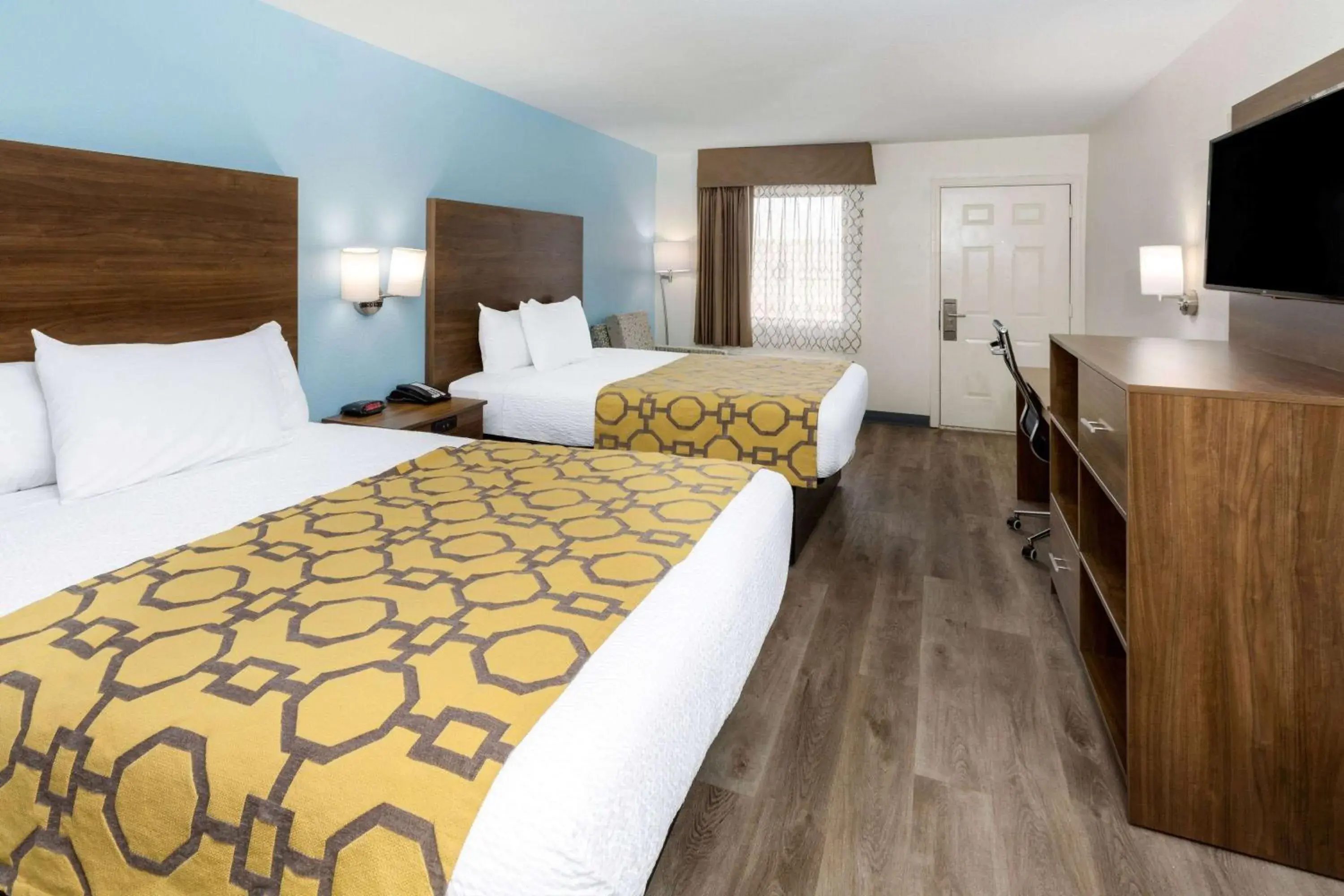Queen Room with Two Queen Beds - Non-Smoking in Baymont by Wyndham Biloxi - Ocean Springs Queen Room with Two Queen Beds - Non-Smoking in Baymont by Wyndham Biloxi - Ocean Springs