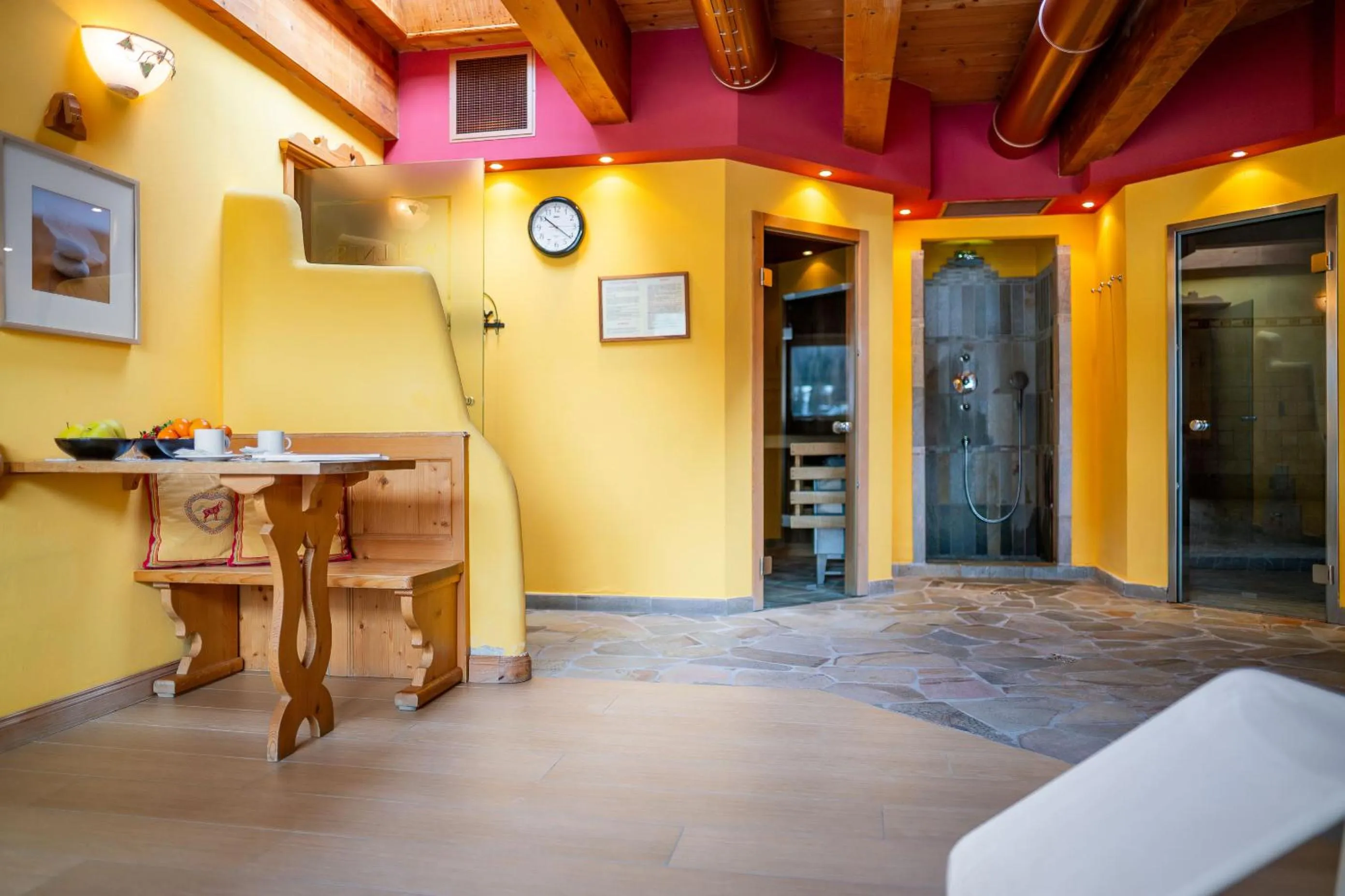 Spa and wellness centre/facilities in Hotel Des Alpes