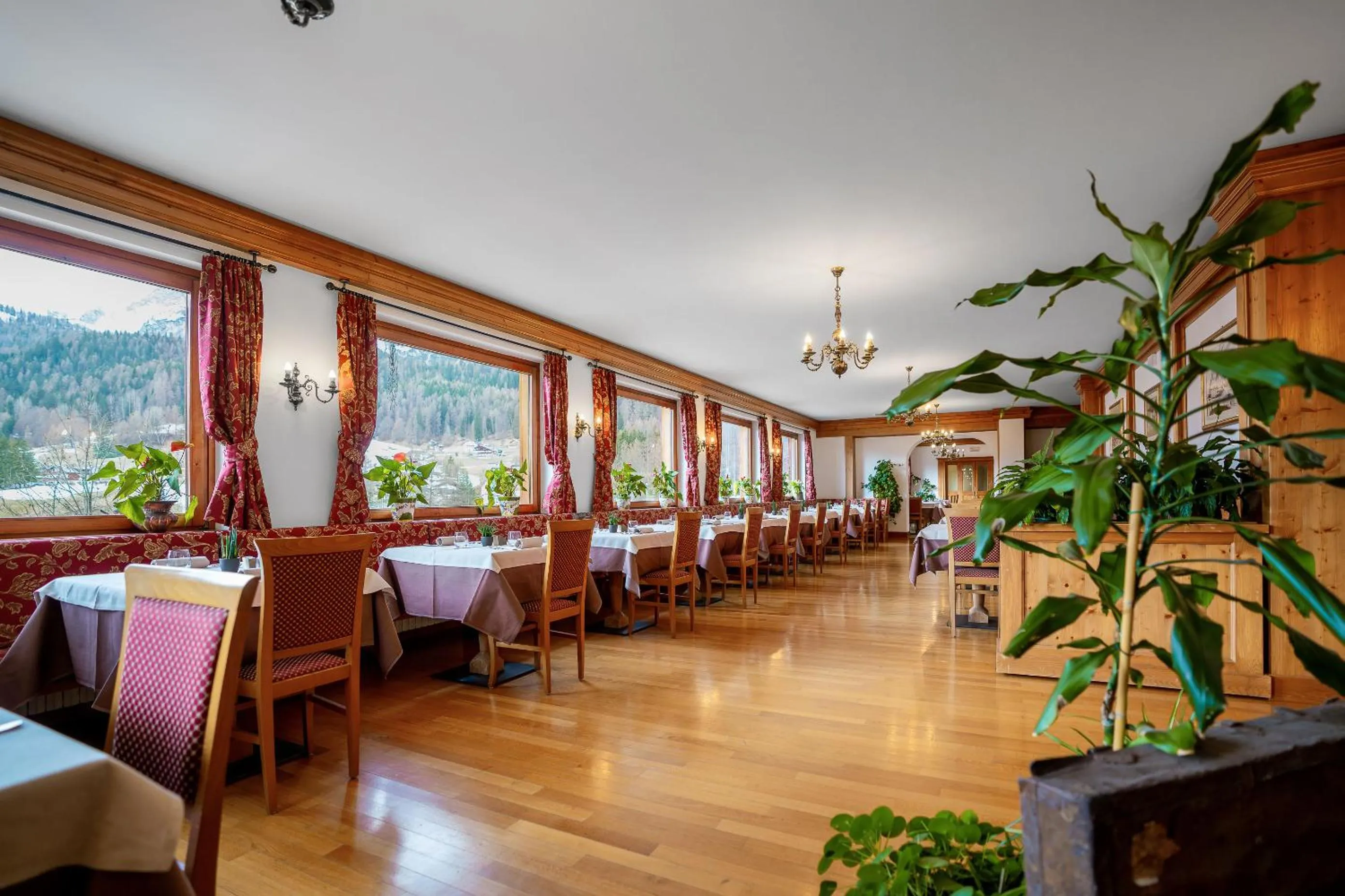 Restaurant/places to eat in Hotel Des Alpes