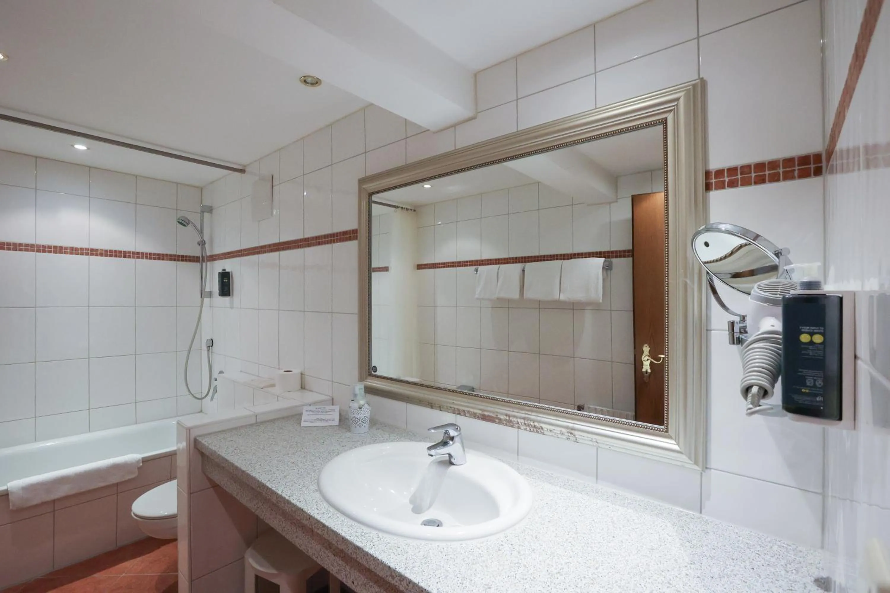 Bathroom in Arthotel Ana Panorama