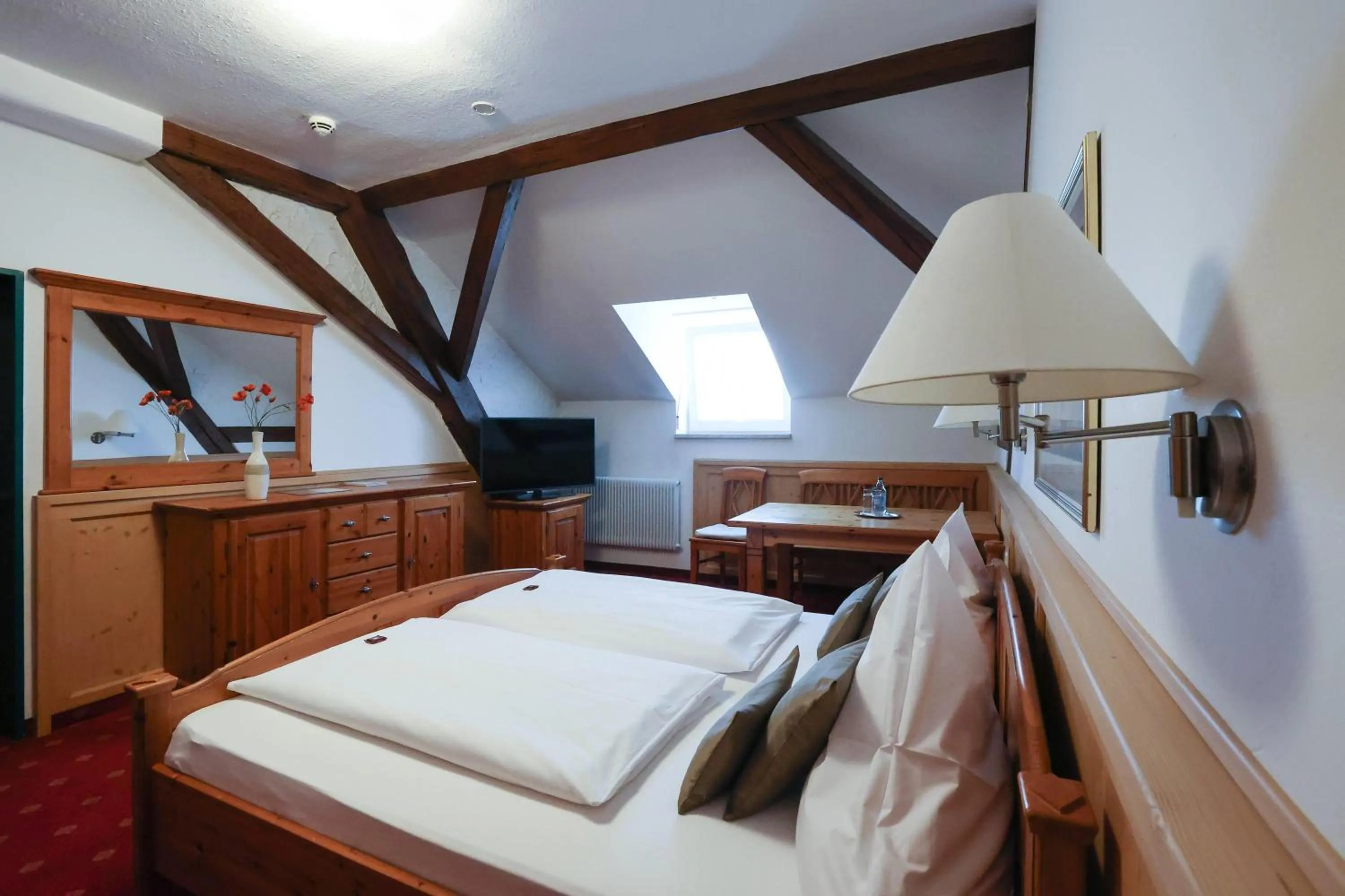 Photo of the whole room, Bed in ANA Panorama, Trademark Collection by Wyndham