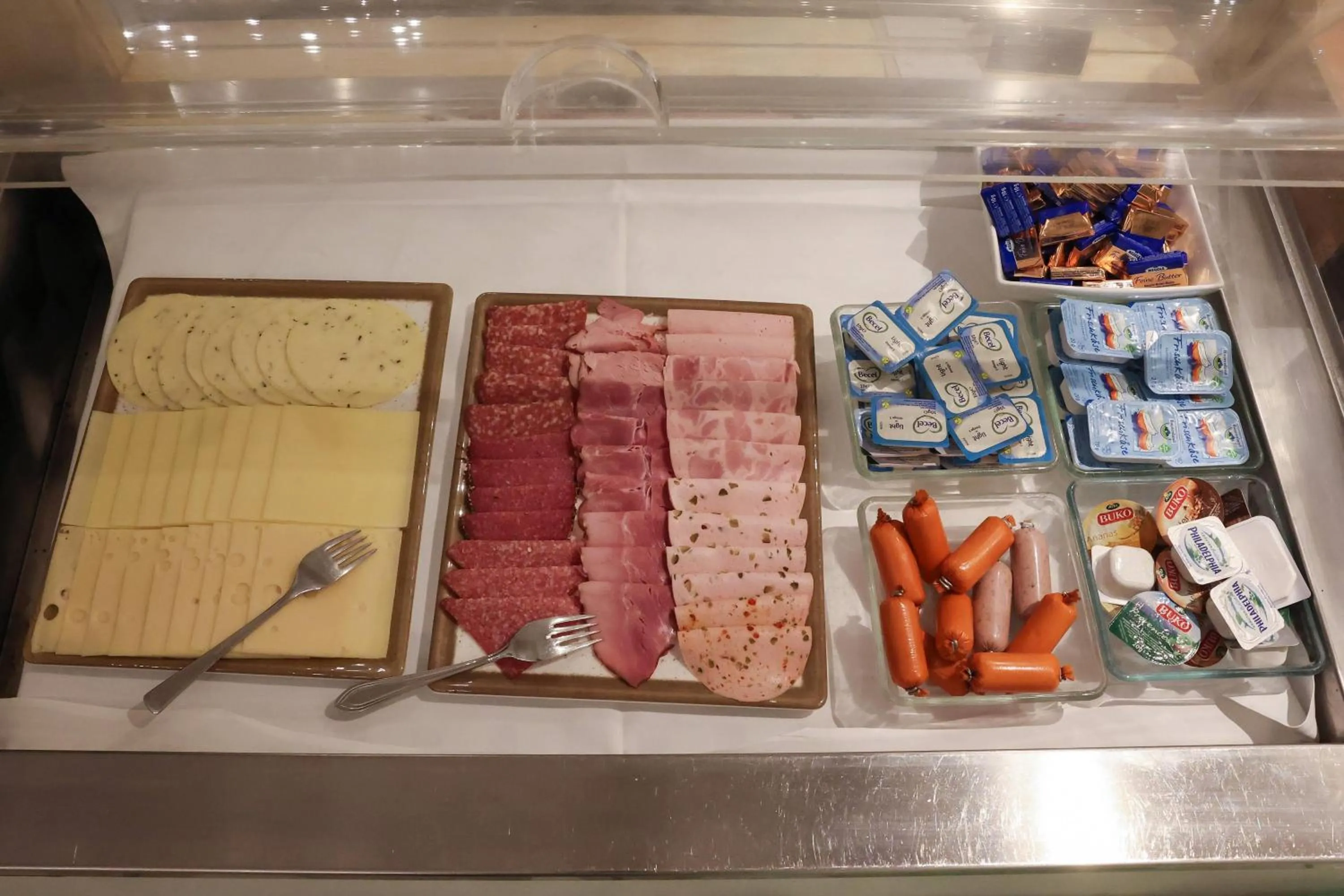 Restaurant/places to eat in ANA Panorama, Trademark Collection by Wyndham