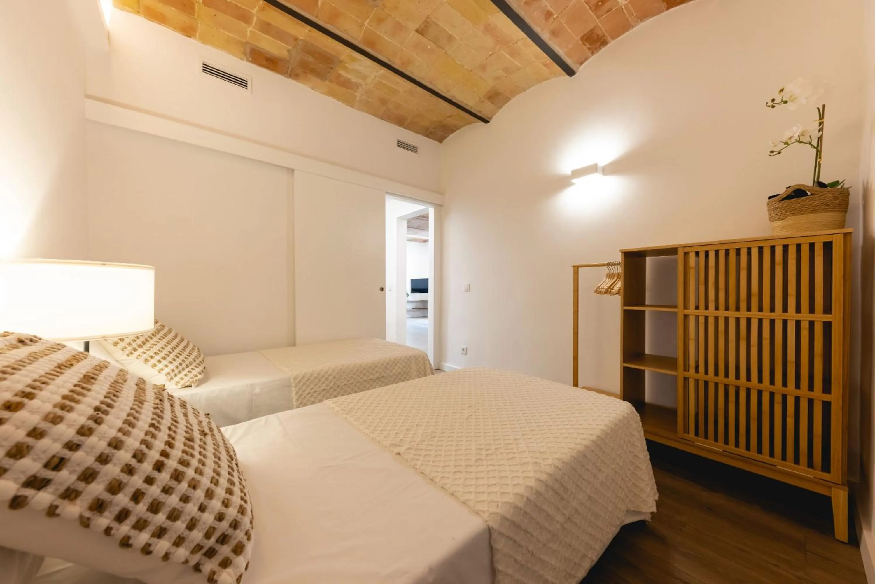Bed in Bravissimo Cort Reial Entresol B