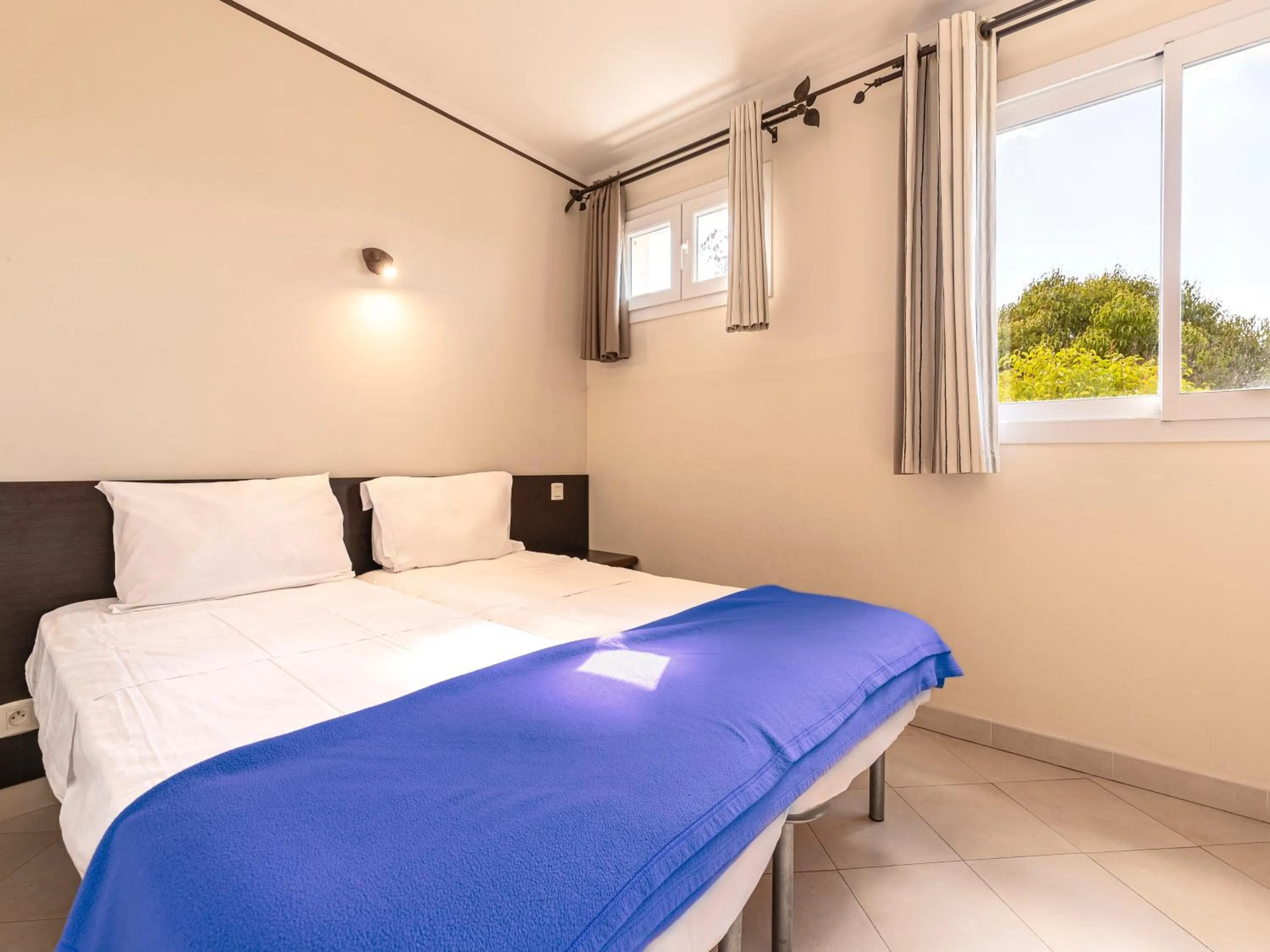 Bedroom, Bed in Vacancéole - Résidence Lisa Maria