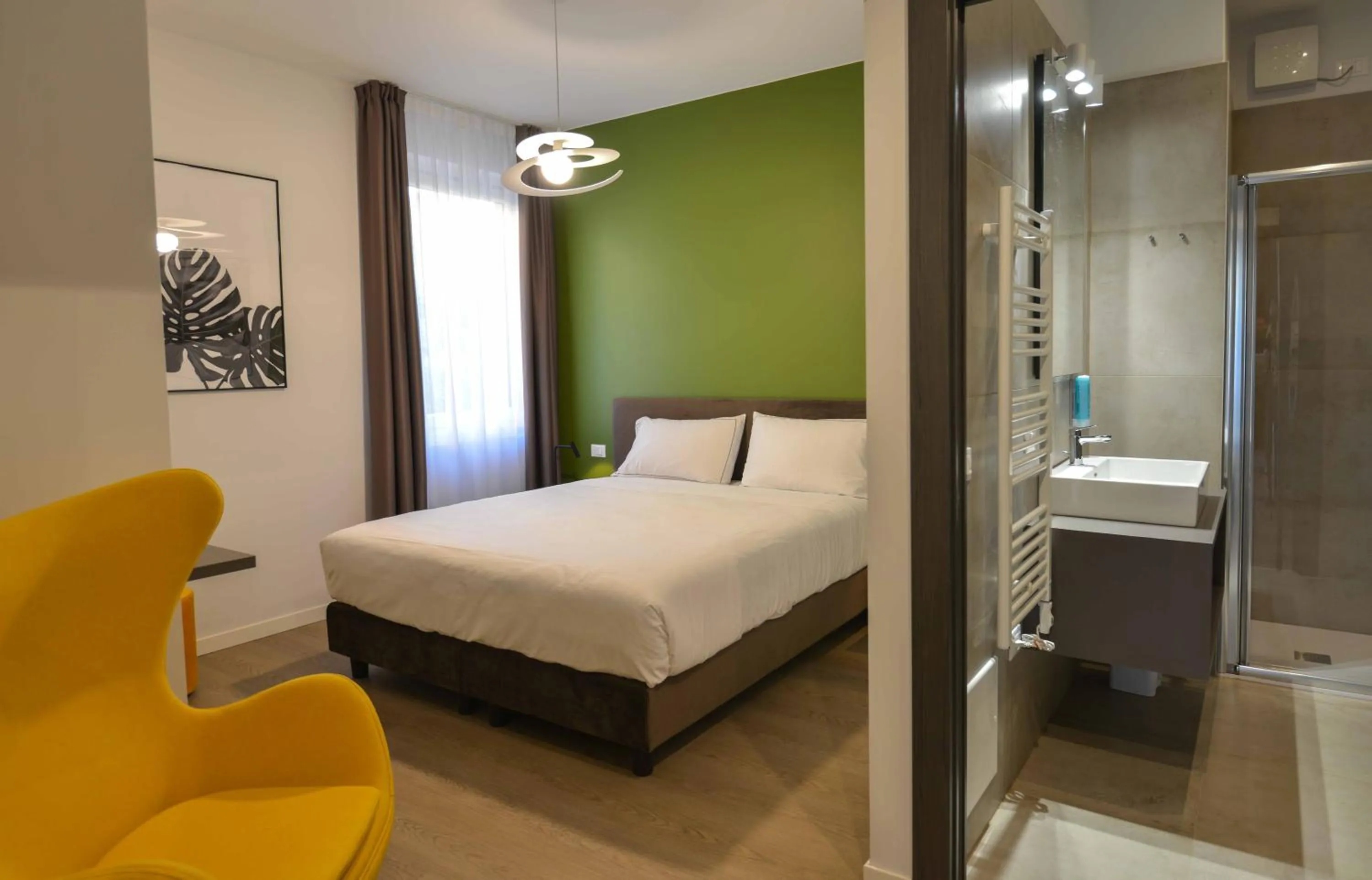 Shower, Bed in Residence Il Melograno