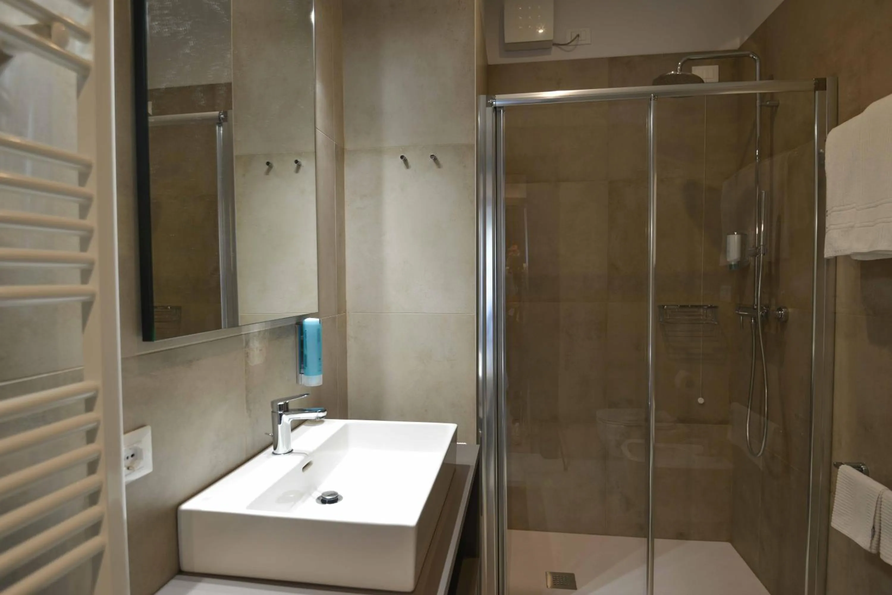 Shower in Residence Il Melograno