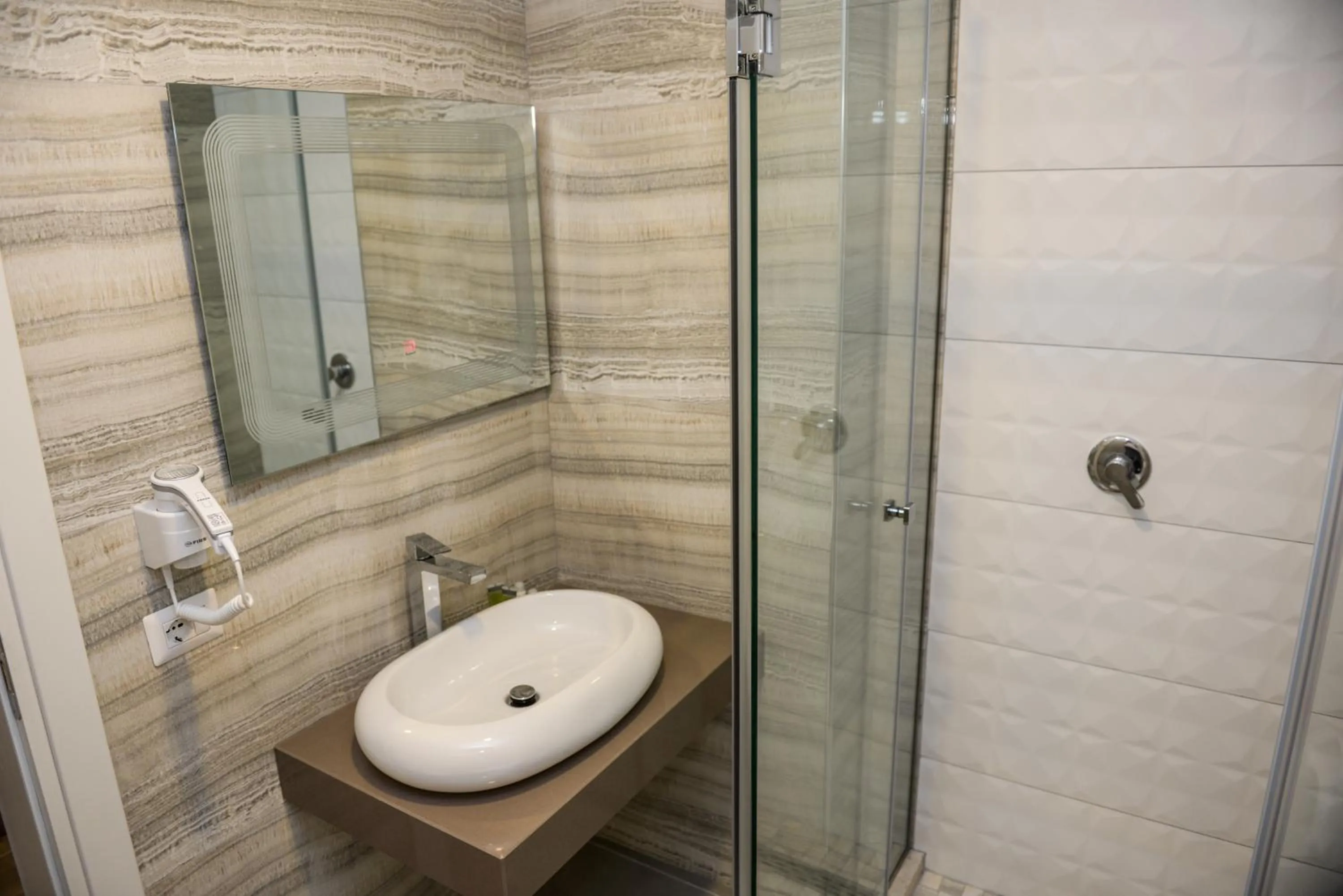 Shower in Brilliant Hotel & SPA