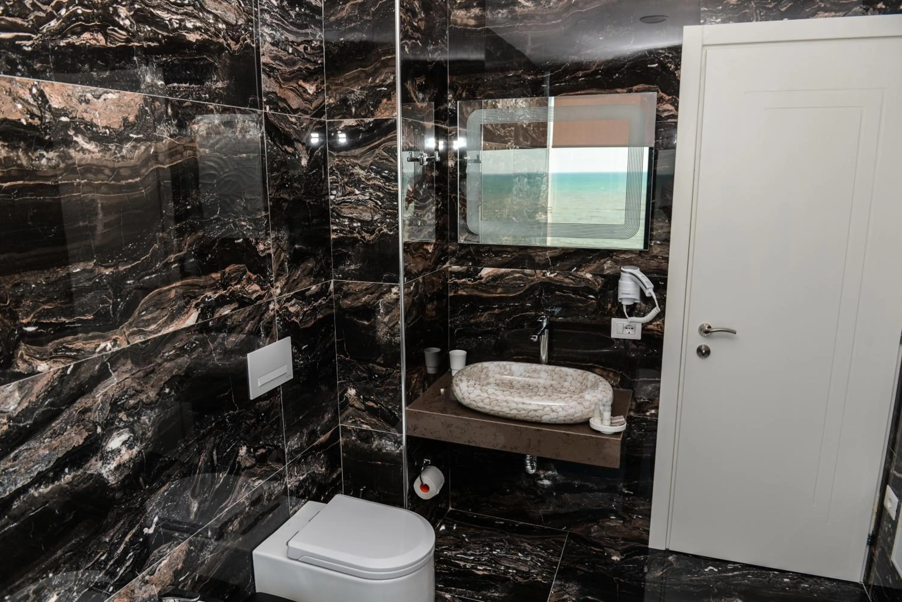 Toilet in Brilliant Hotel & SPA