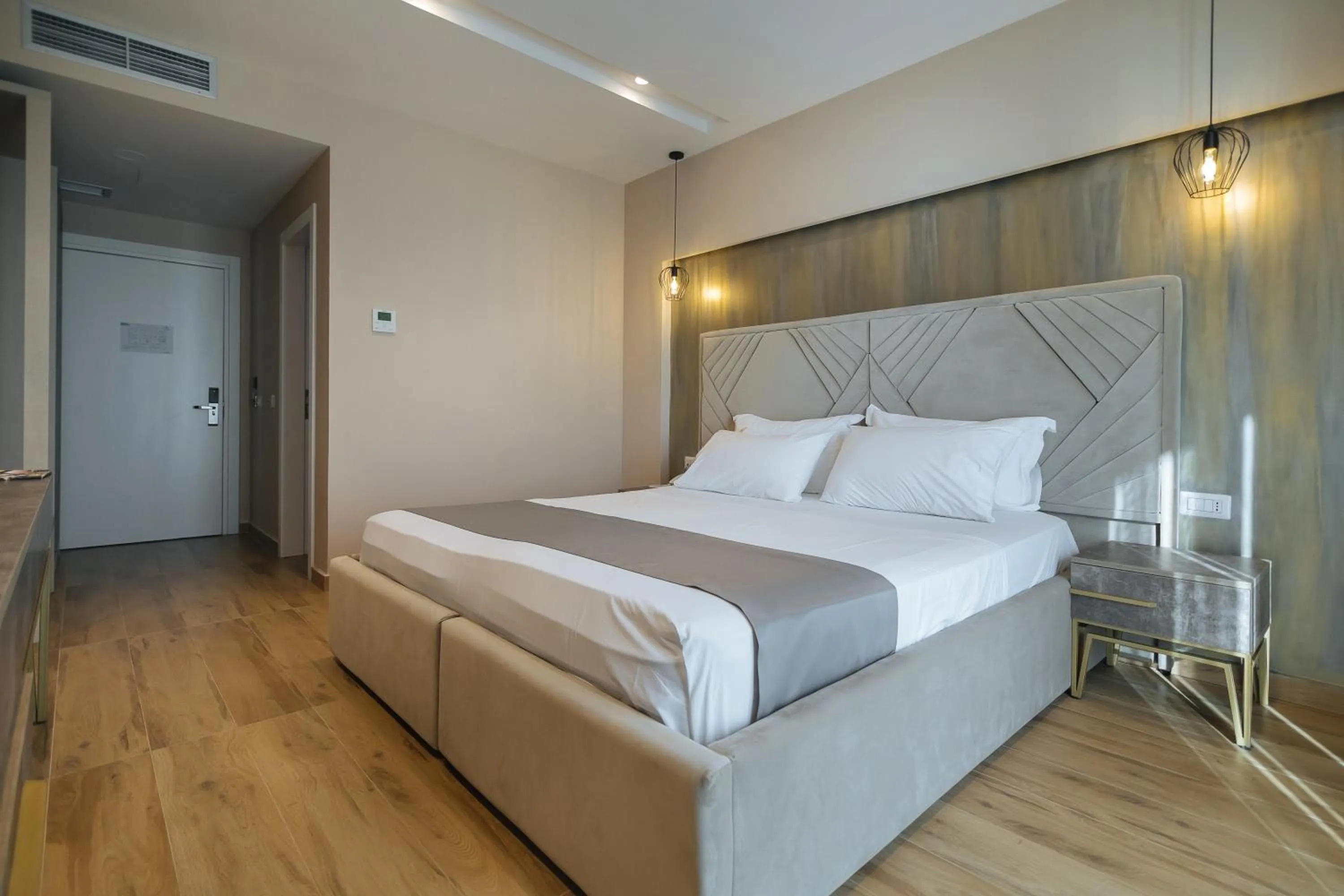 Bed in Brilliant Hotel & SPA