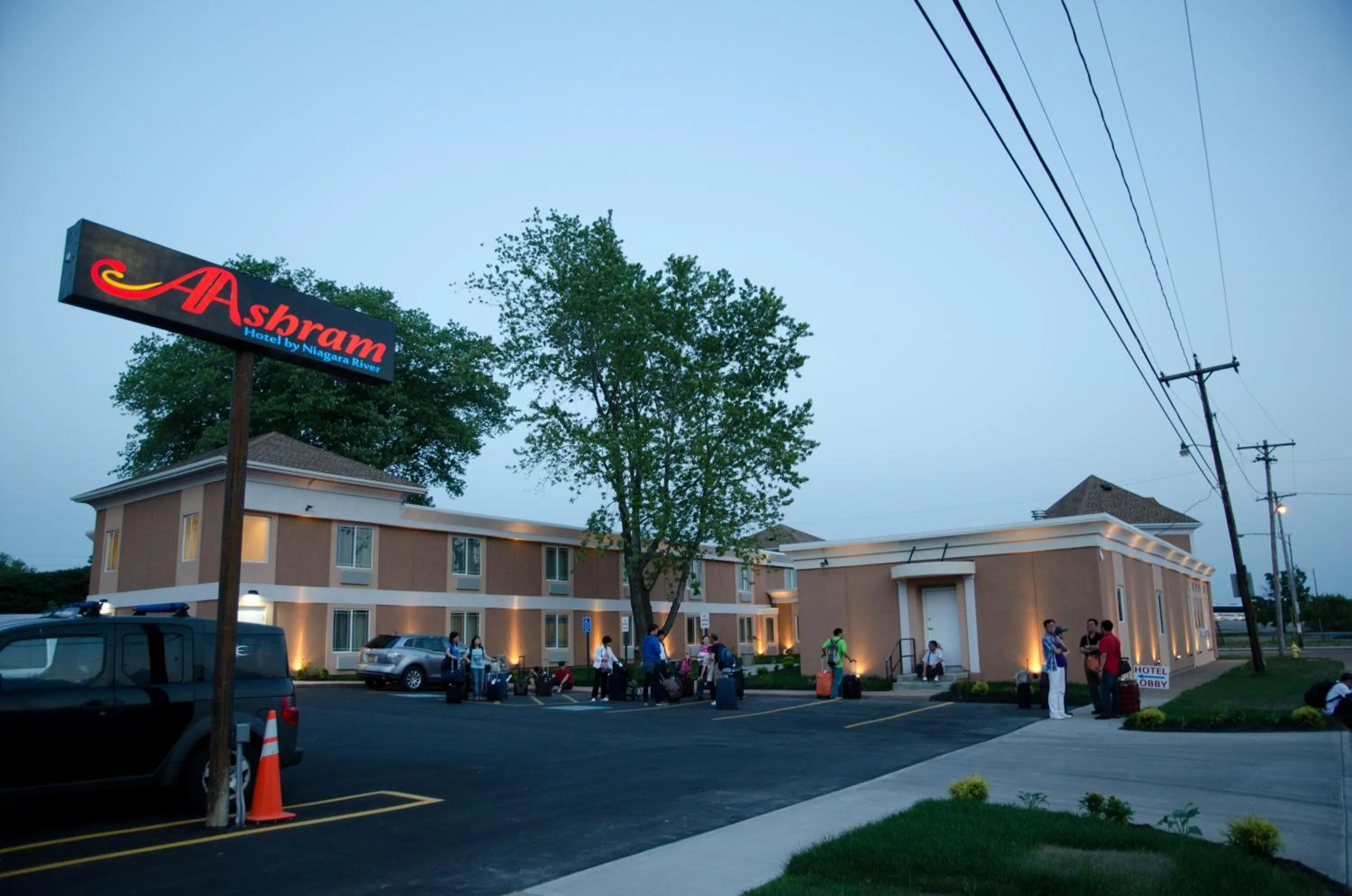 Facade/entrance in Aashram Hotel by Niagara River
