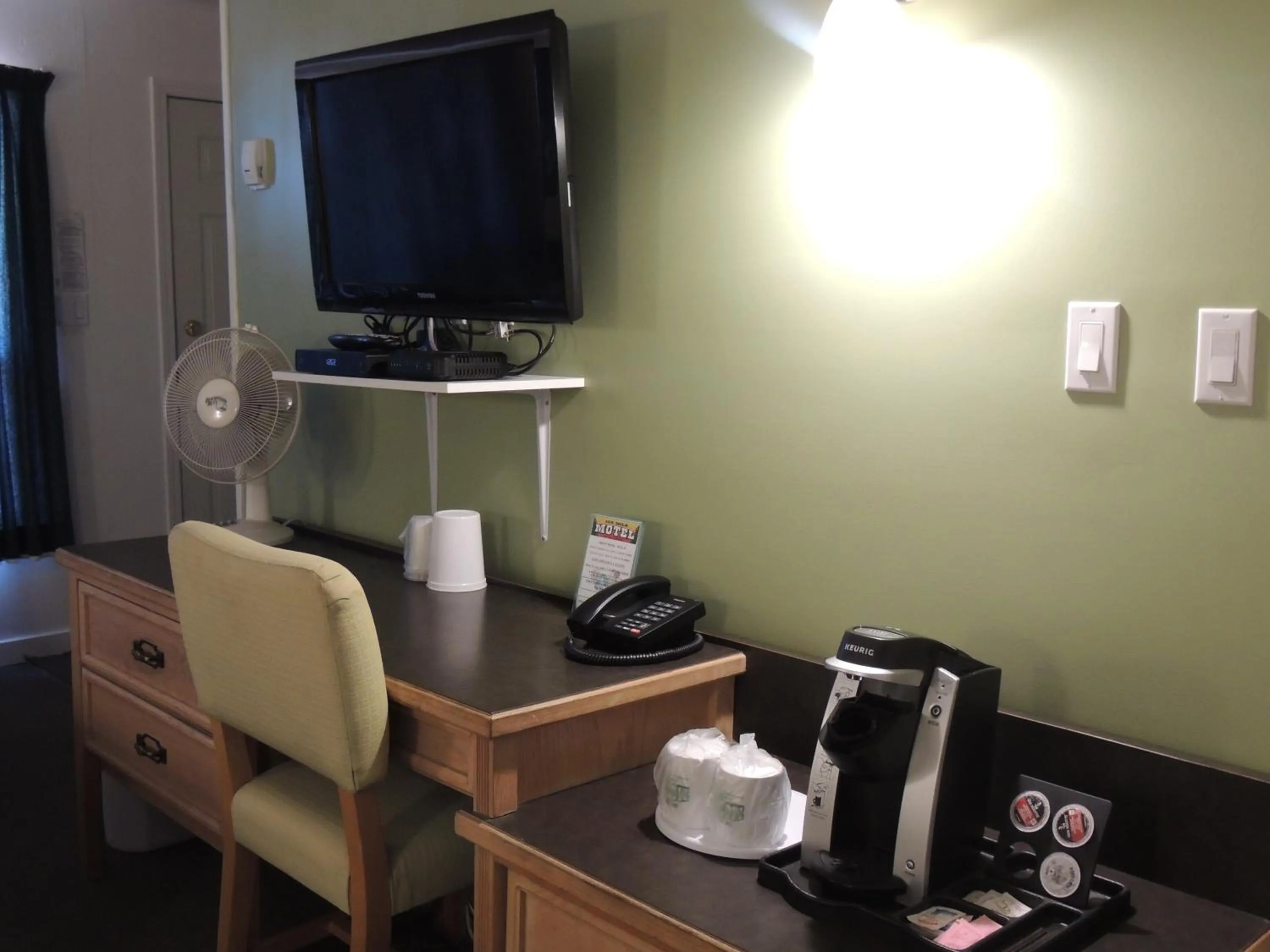 Coffee/tea facilities in 100 Mile Motel & RV Park